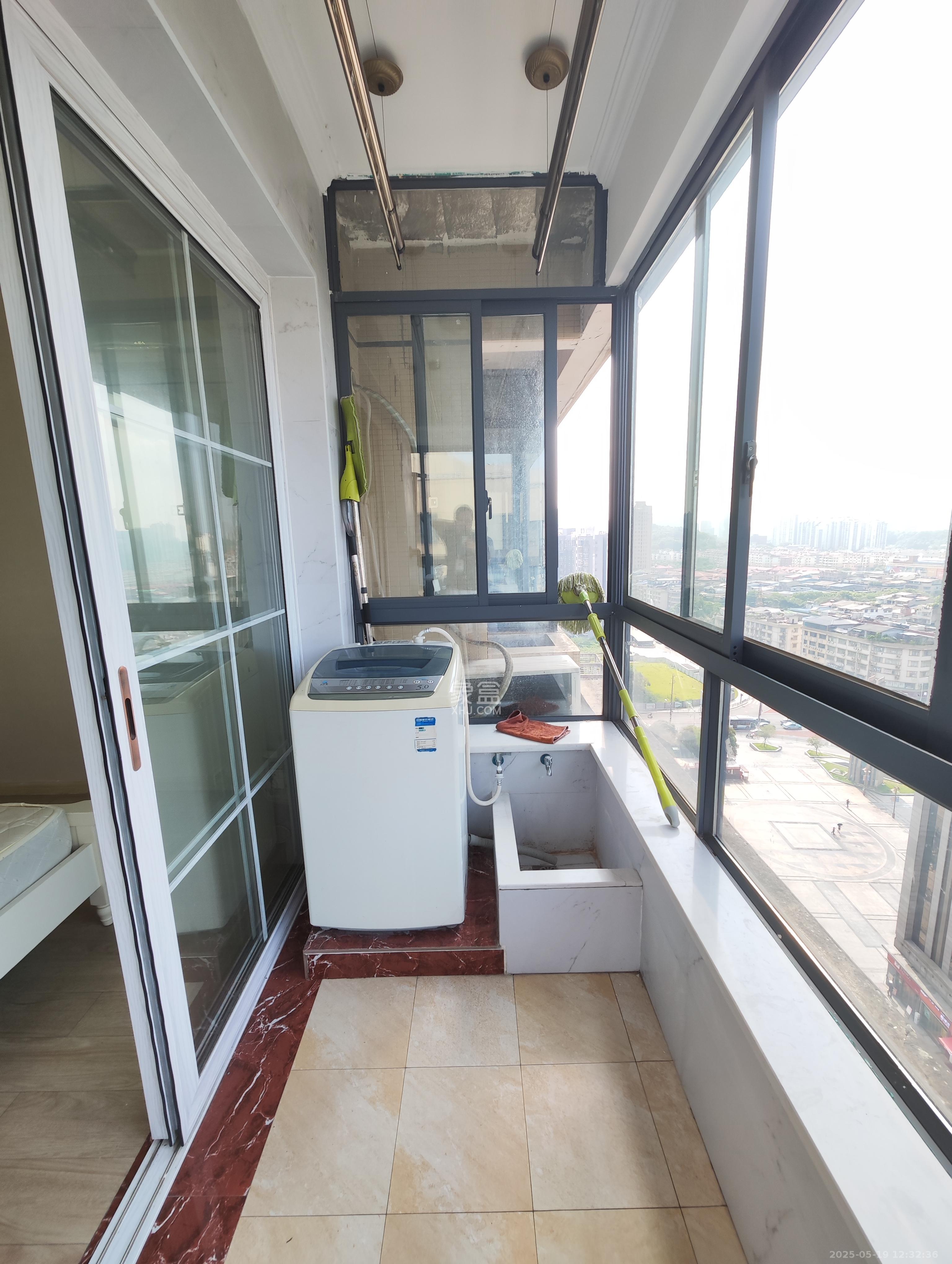 长房时代城 3室2厅1卫 2600.0元/月 长房时代城 3室2厅1卫 2600.0元/月室内图