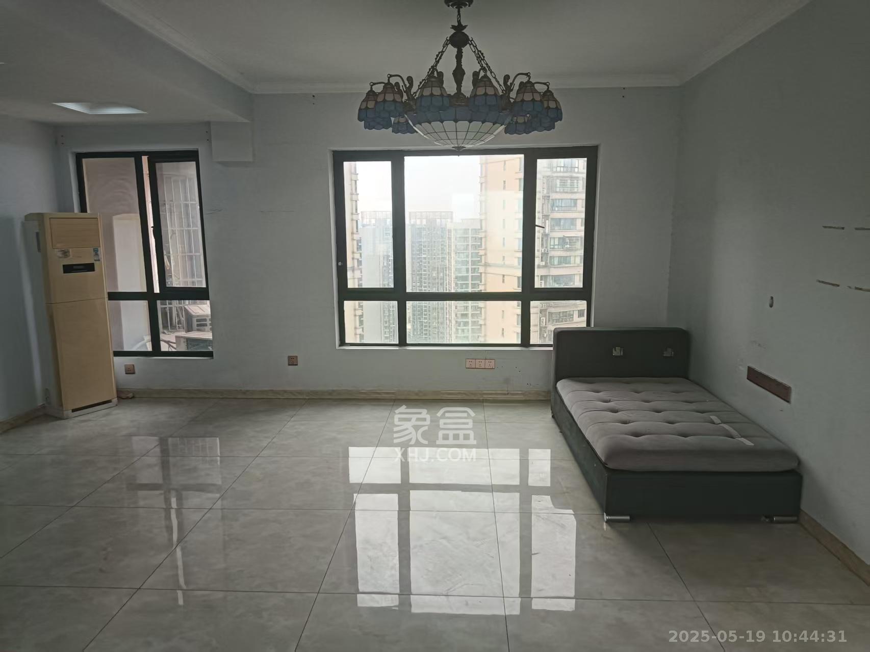 维一星城原山苑 3室2厅2卫 2600.0元/月 维一星城原山苑 3室2厅2卫 2600.0元/月室内图