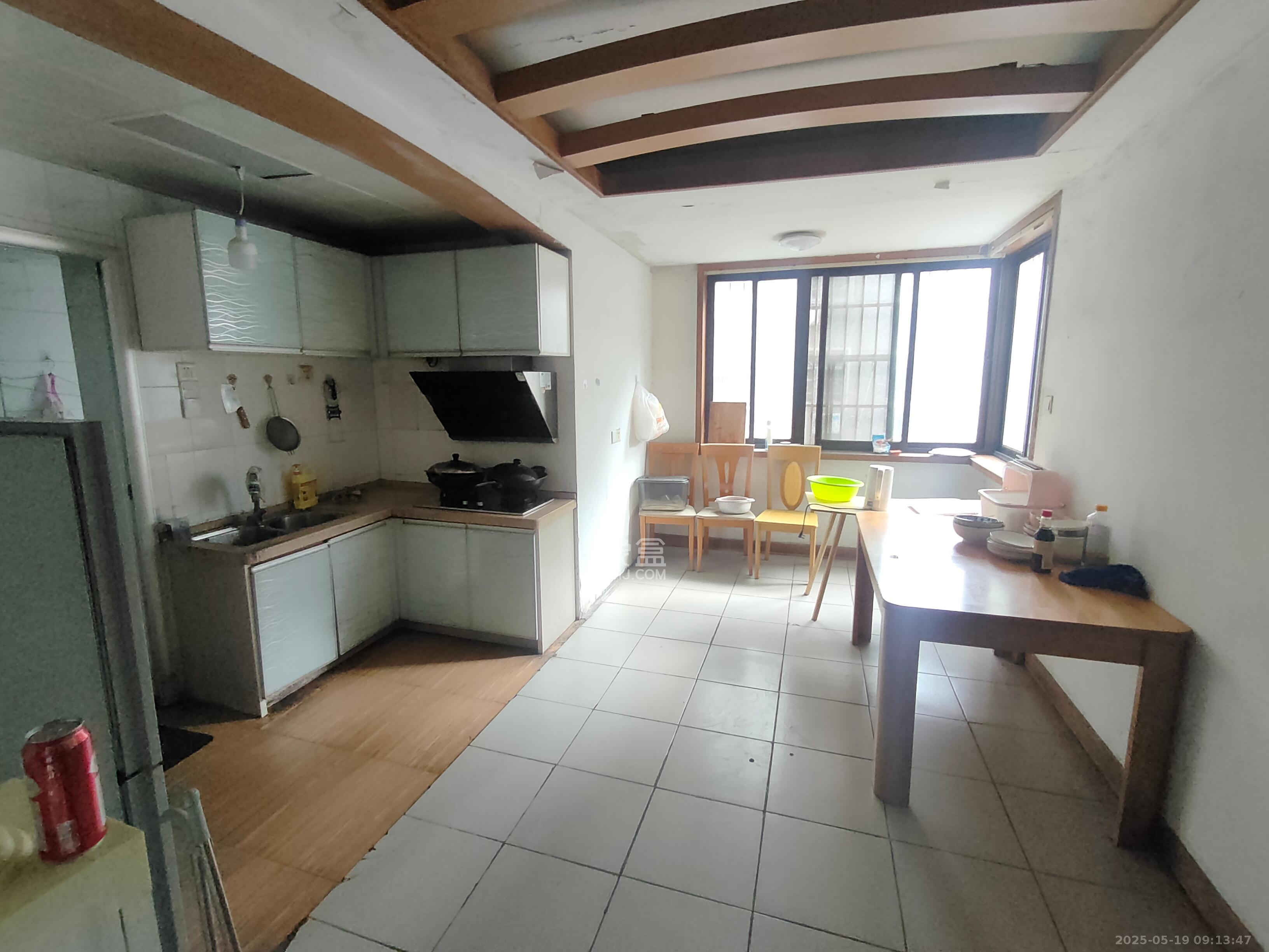 火星一片 3室2厅1卫 1700.0元/月 火星一片 3室2厅1卫 1700.0元/月室内图