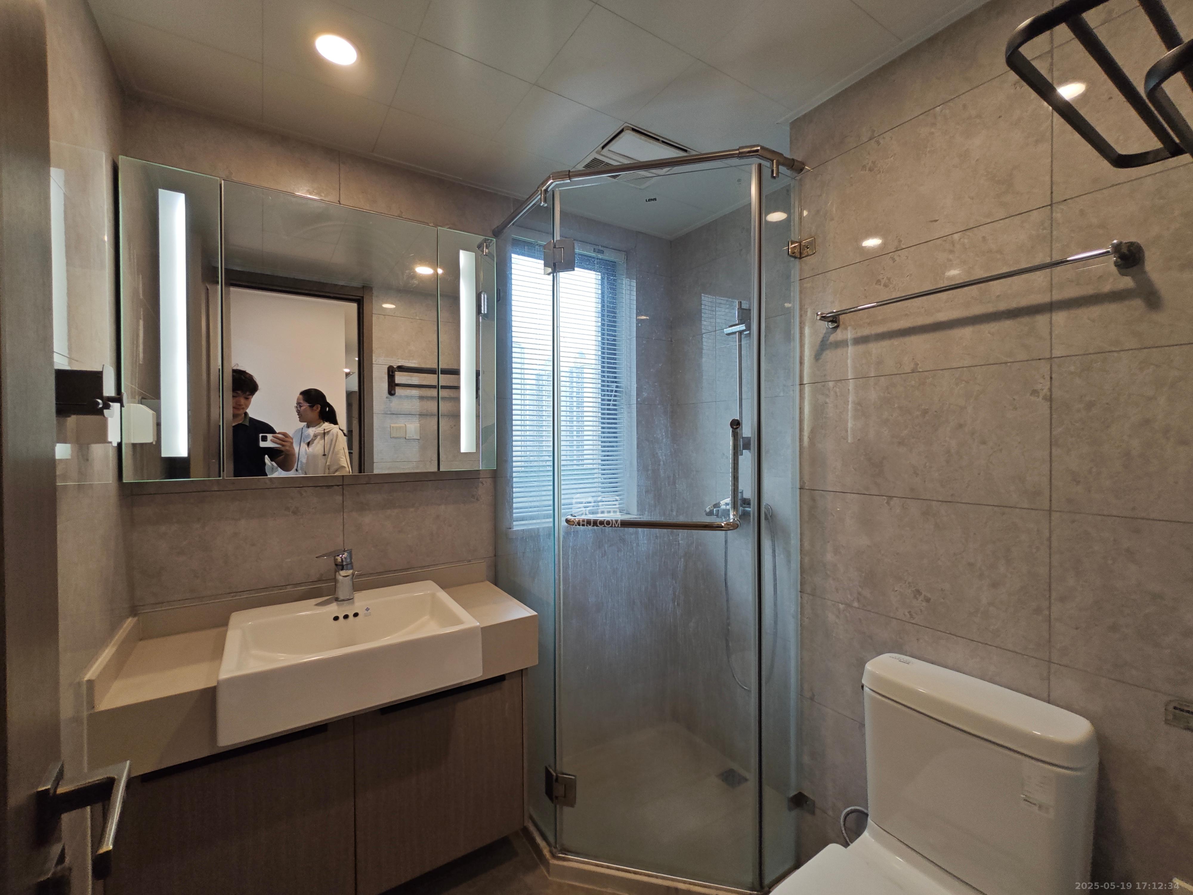 龙湖铂金中心(龙湖春江郦城) 4室2厅2卫 5500.0元/月 龙湖铂金中心(龙湖春江郦城) 4室2厅2卫 5500.0元/月室内图