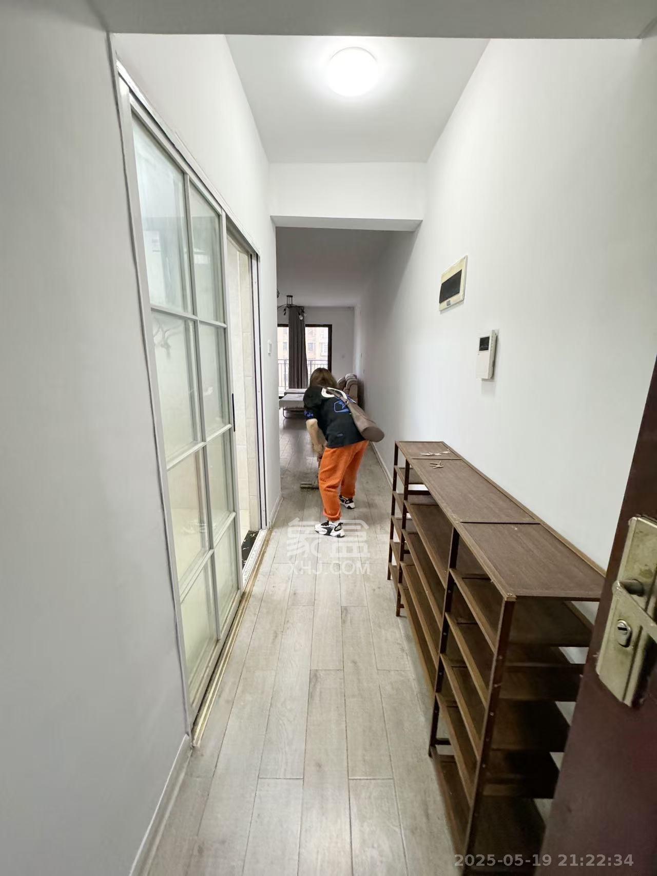 南城印象  2室1厅1卫   2300.00元/月室内图