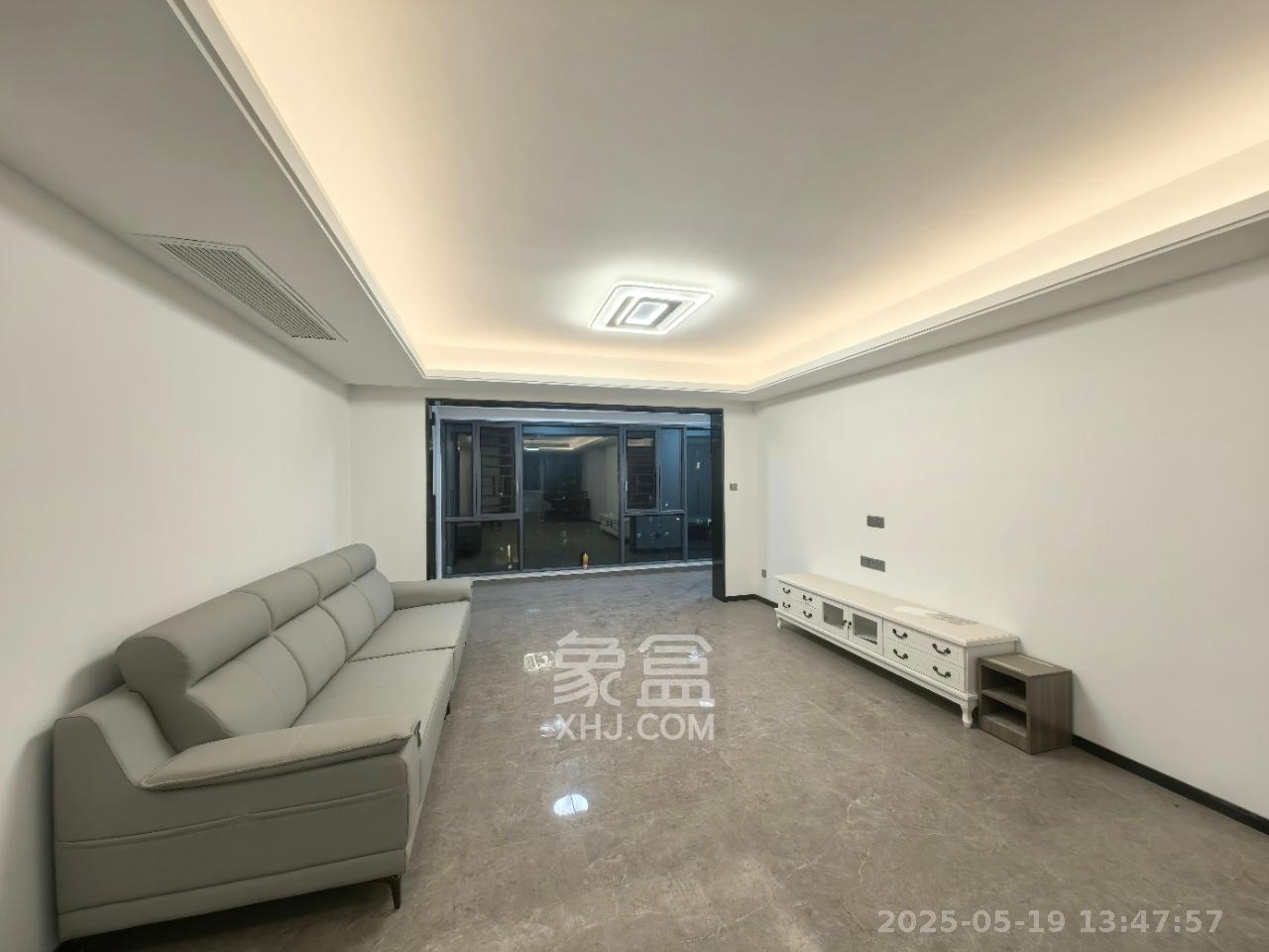中海阅溪府  5室2厅2卫   5500.00元/月室内图