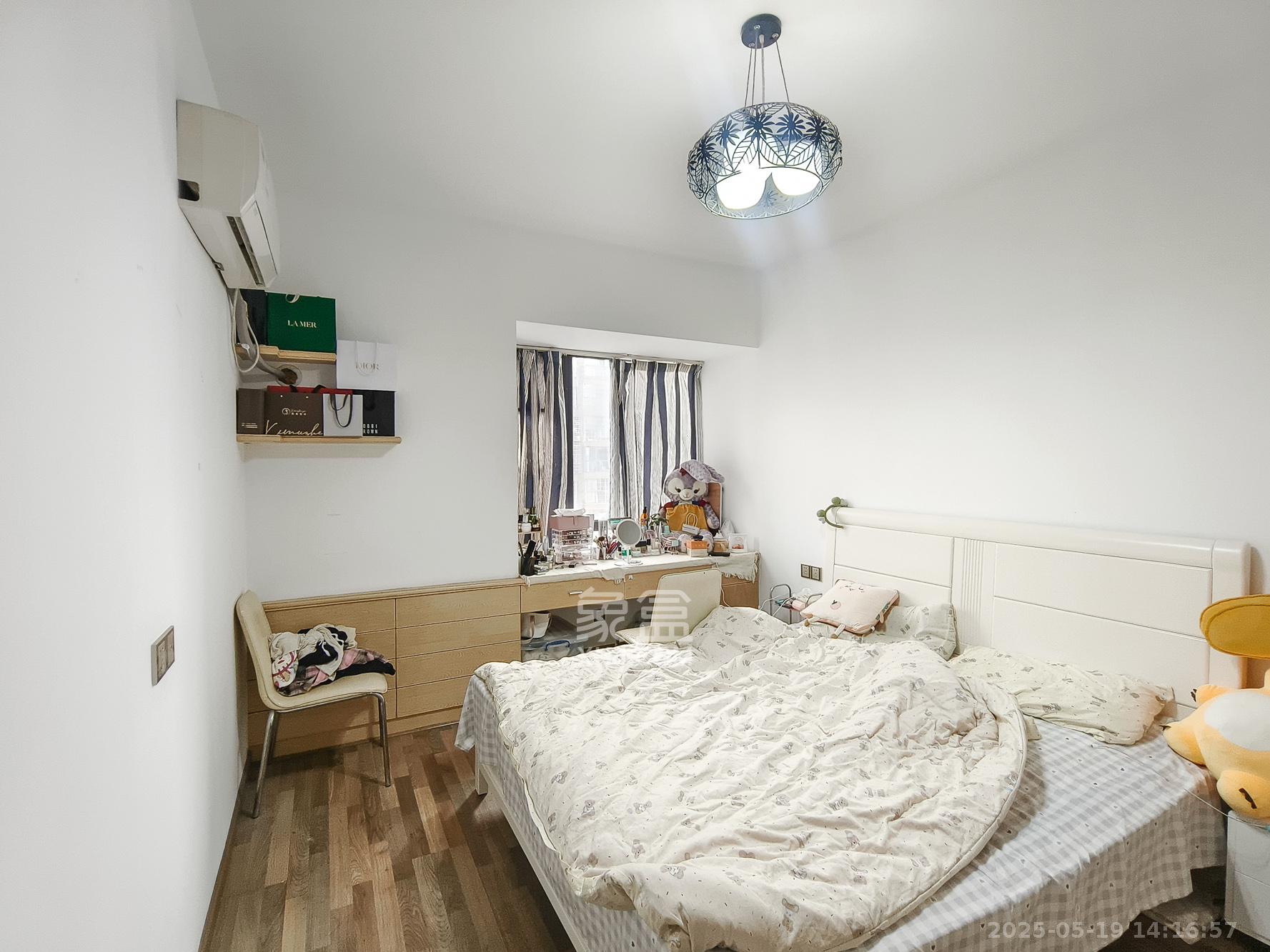 盛地尊域 3室2厅1卫 57.8万 盛地尊域 3室2厅1卫 57.8万卧室