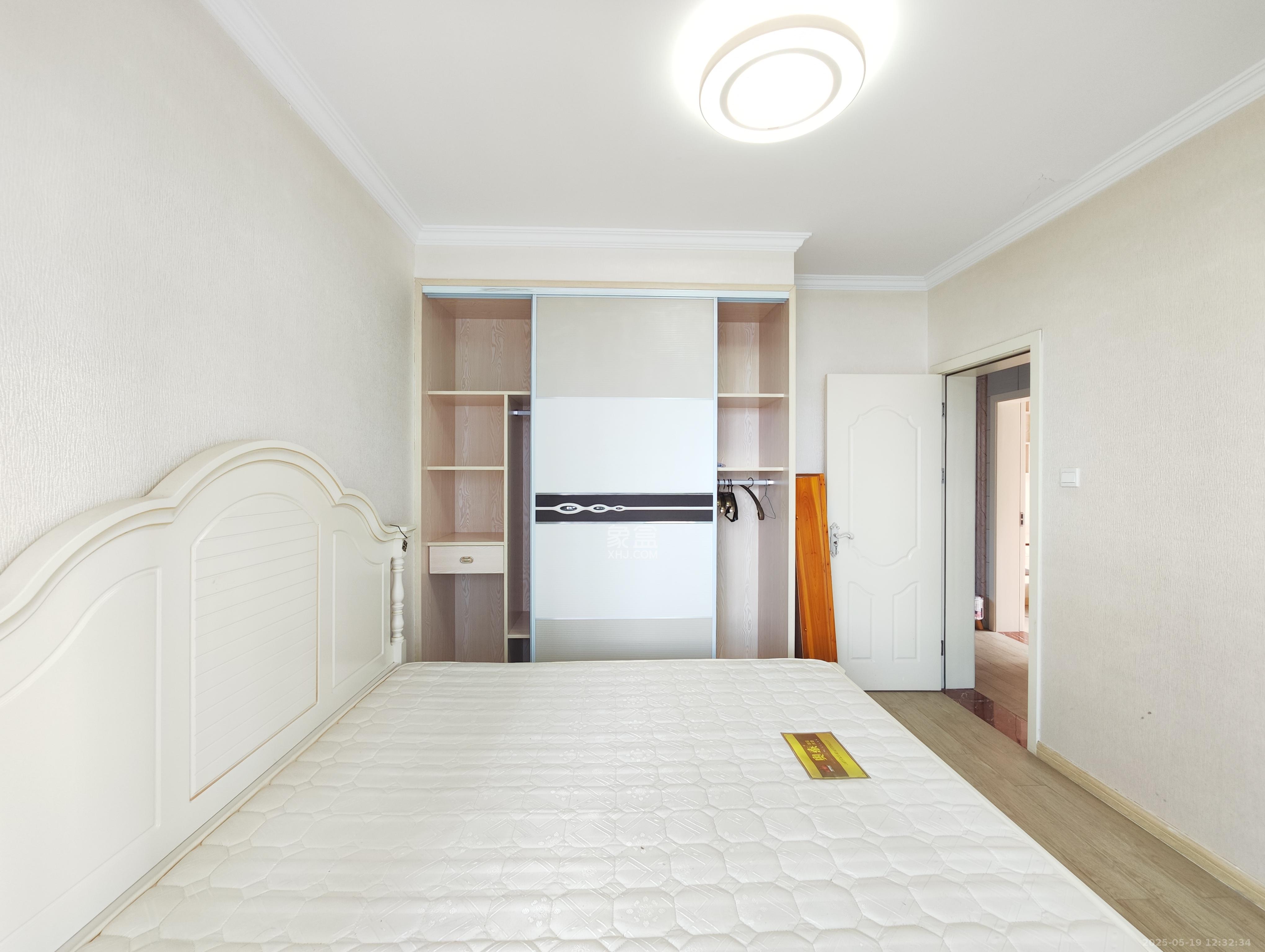 长房时代城 3室2厅1卫 2600.0元/月 长房时代城 3室2厅1卫 2600.0元/月室内图