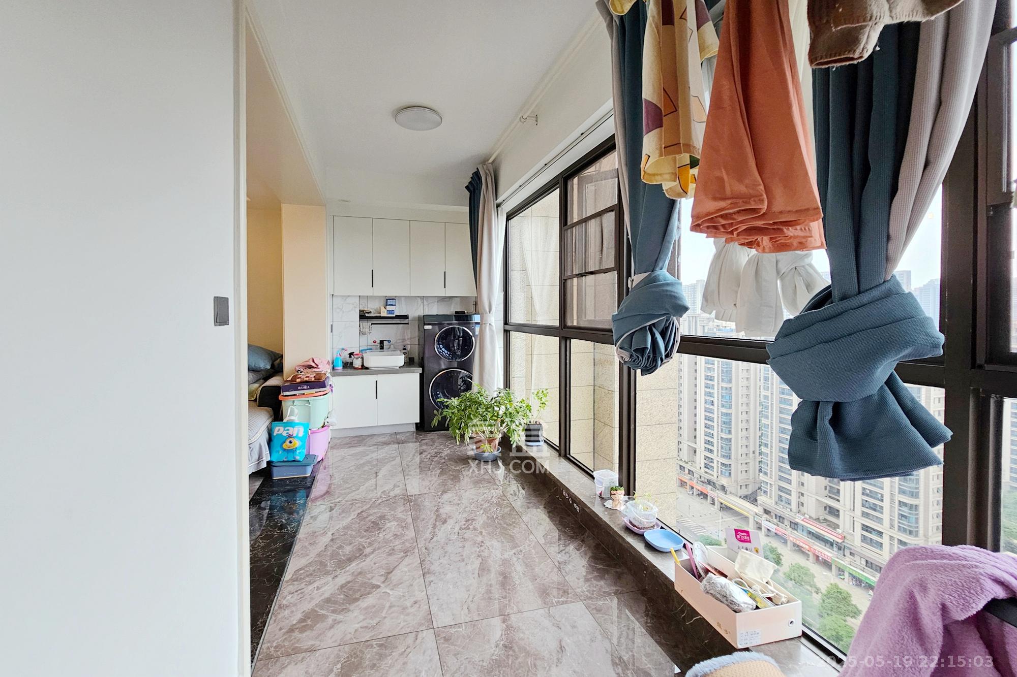 明昇壹城(明昇时代广场)二期  4室2厅2卫    229.0万 明昇壹城(明昇时代广场)二期  4室2厅2卫    229.0万阳台