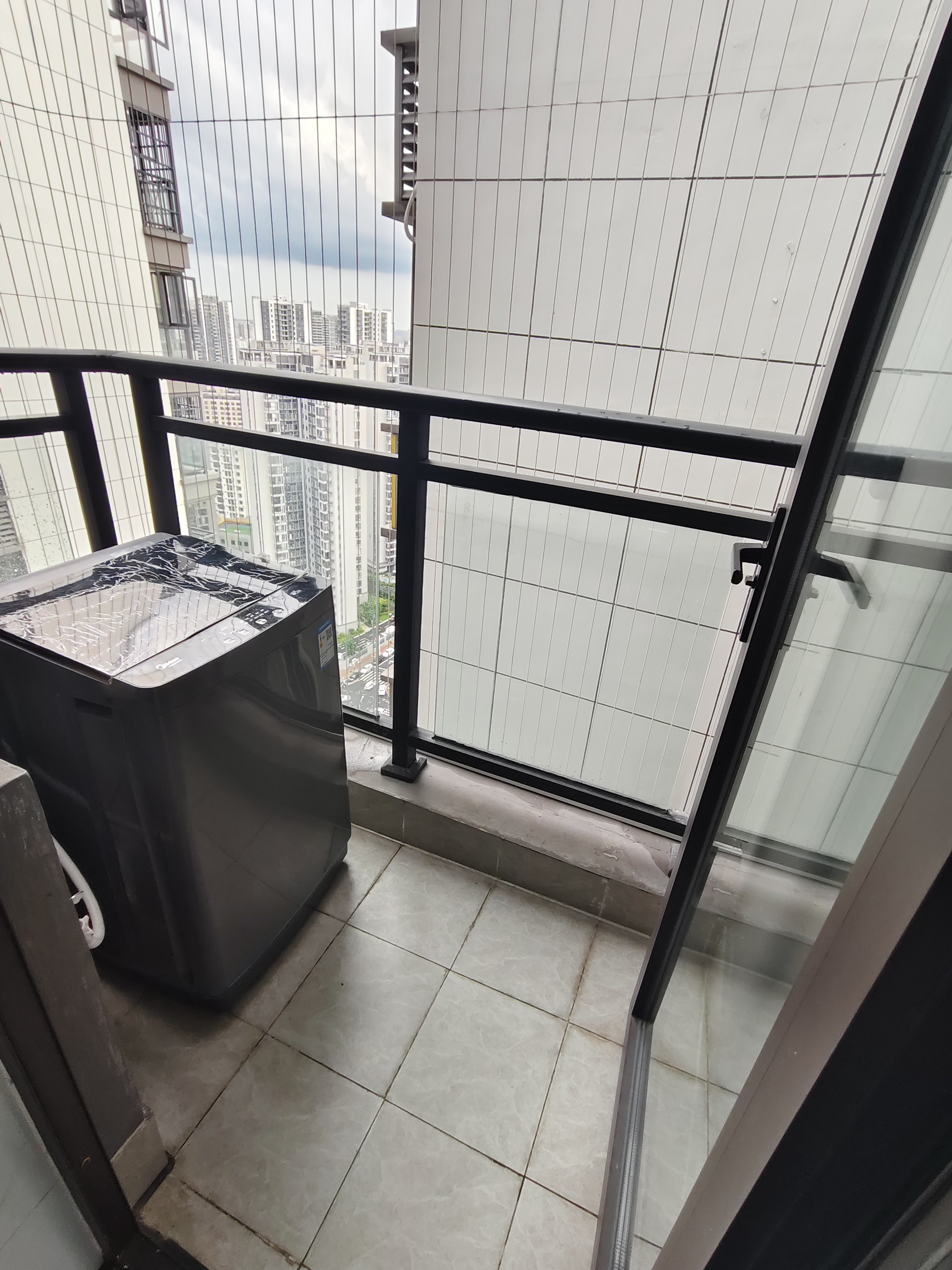 坡博家园二区  4室2厅2卫   3200.00元/月室内图