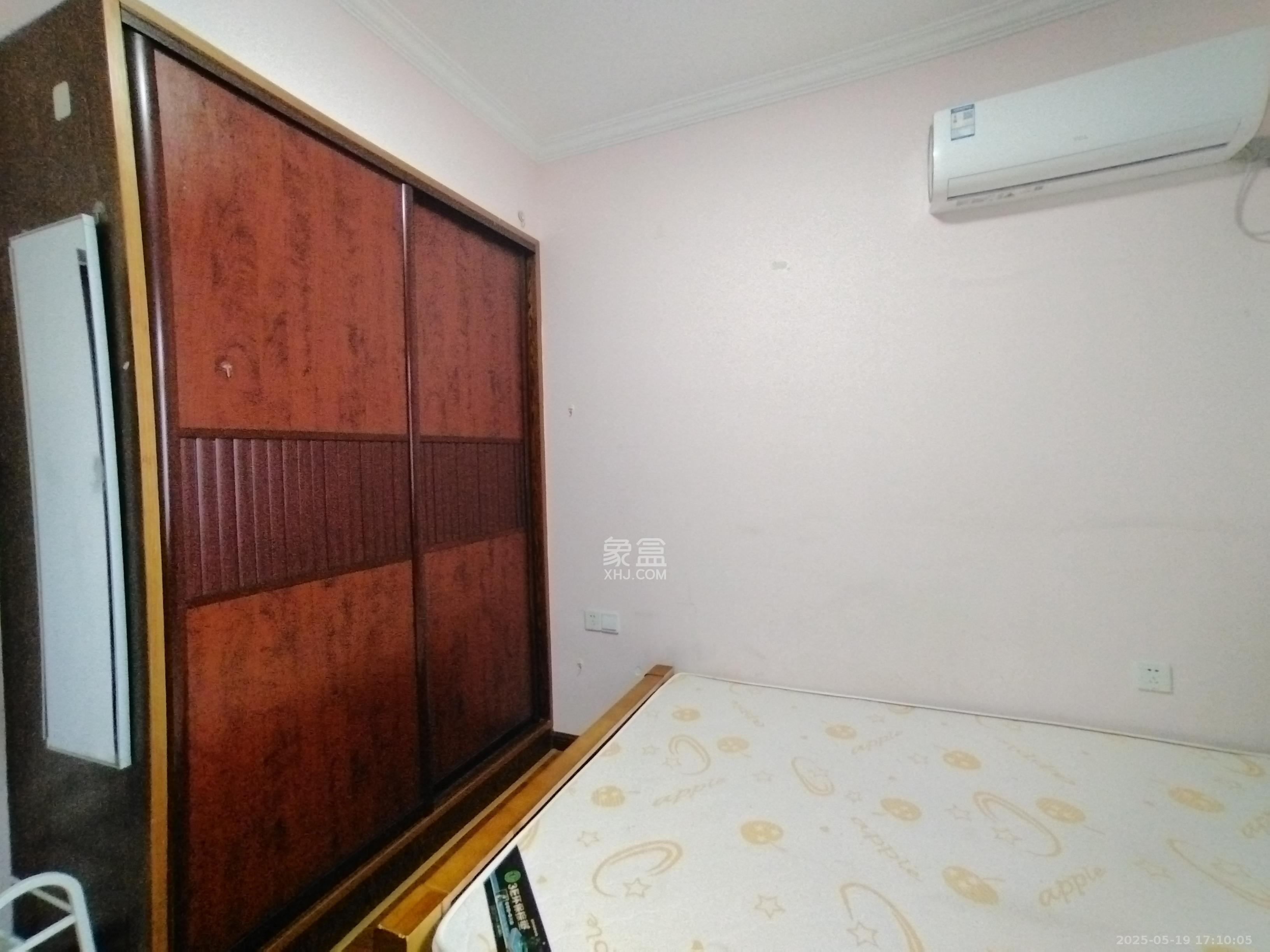 城南郡  1室2厅1卫   1200.00元/月室内图
