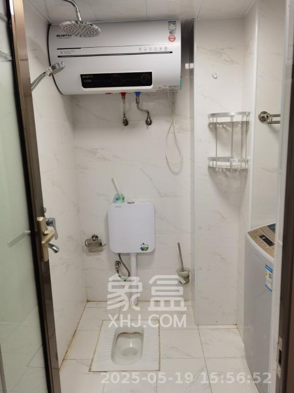 五峰国际  1室1厅1卫   1400.00元/月室内图