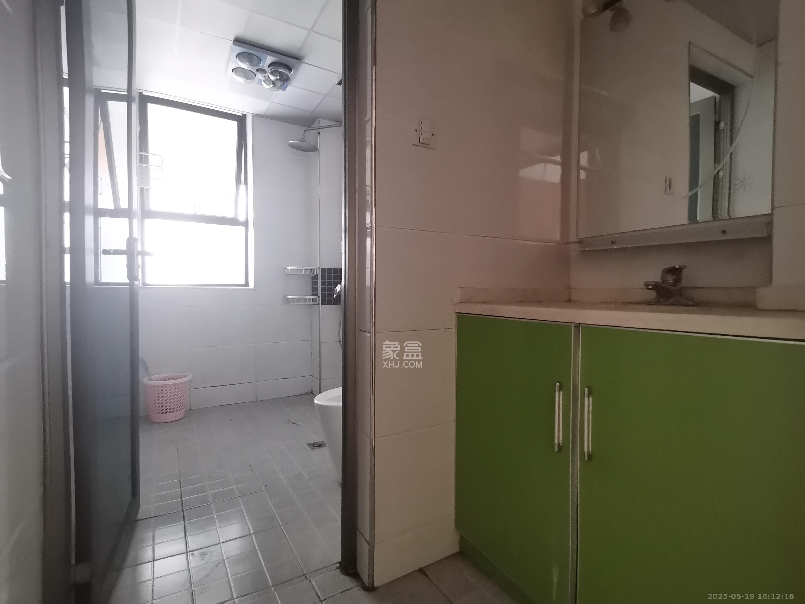 莱茵城 3室2厅1卫 2300.0元/月 莱茵城 3室2厅1卫 2300.0元/月室内图