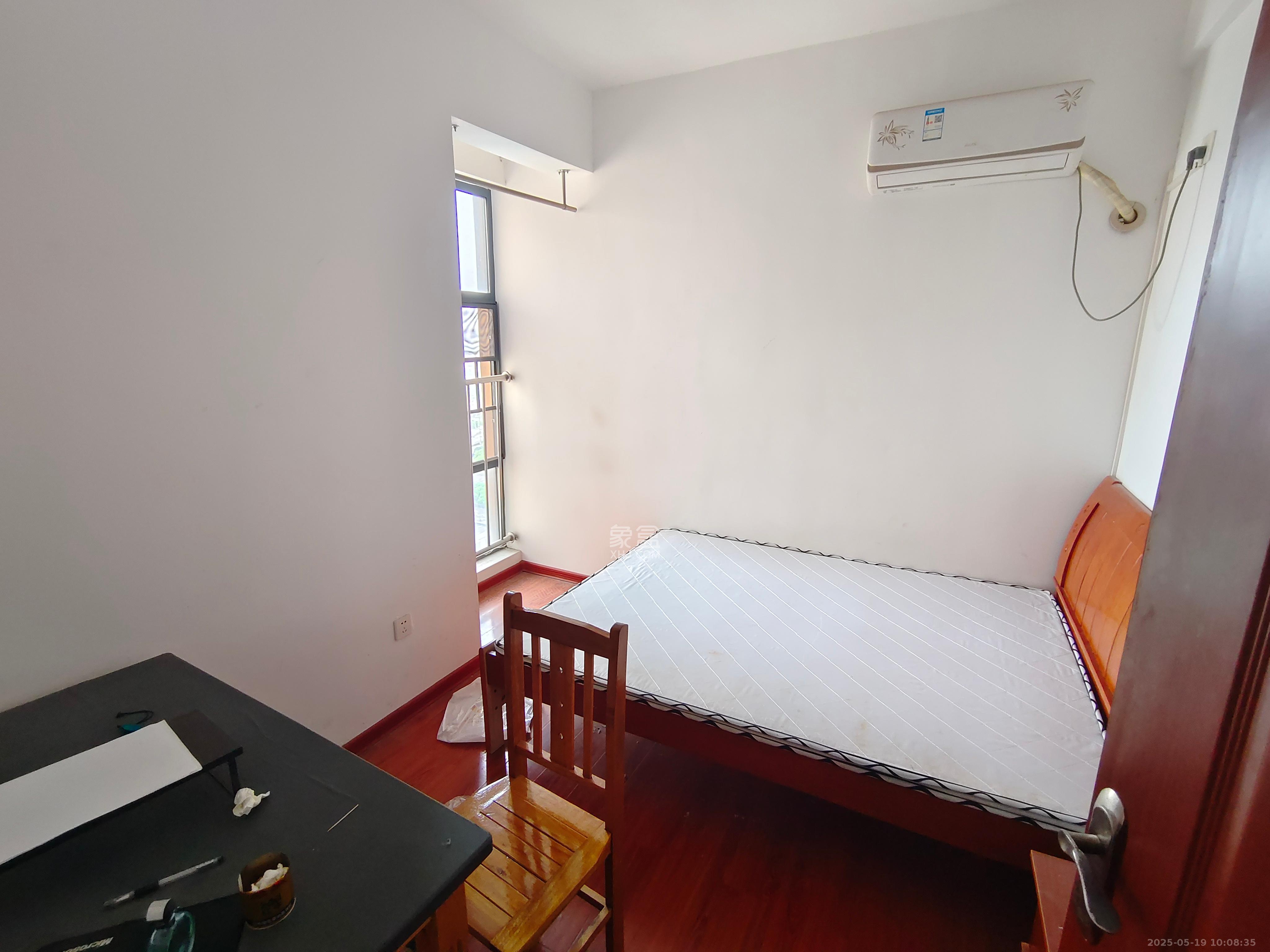 江南华府  1室1厅1卫    650.0元/月 江南华府  1室1厅1卫    650.0元/月