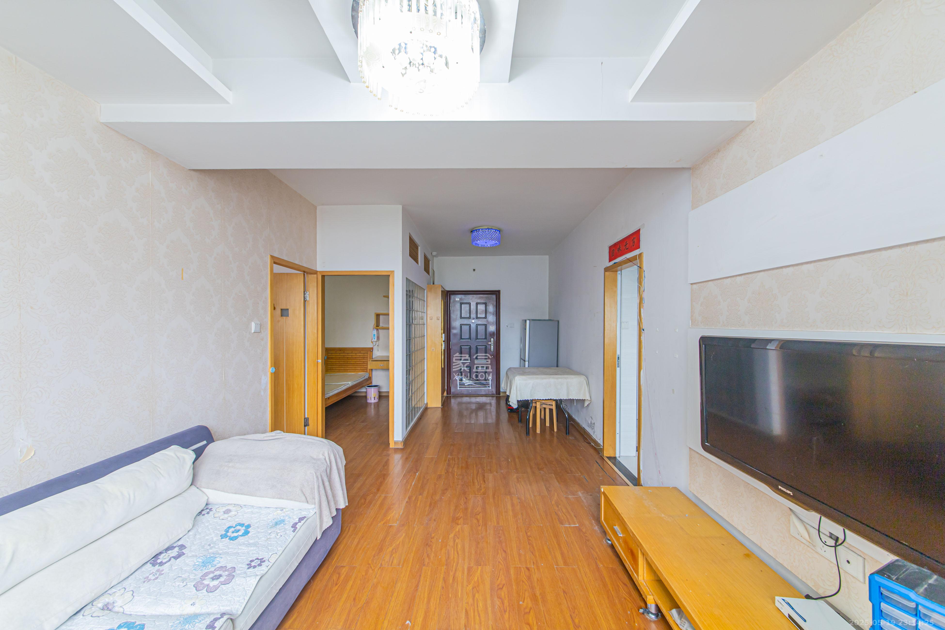 生活艺术城 2室2厅1卫 56.0万 生活艺术城 2室2厅1卫 56.0万客厅