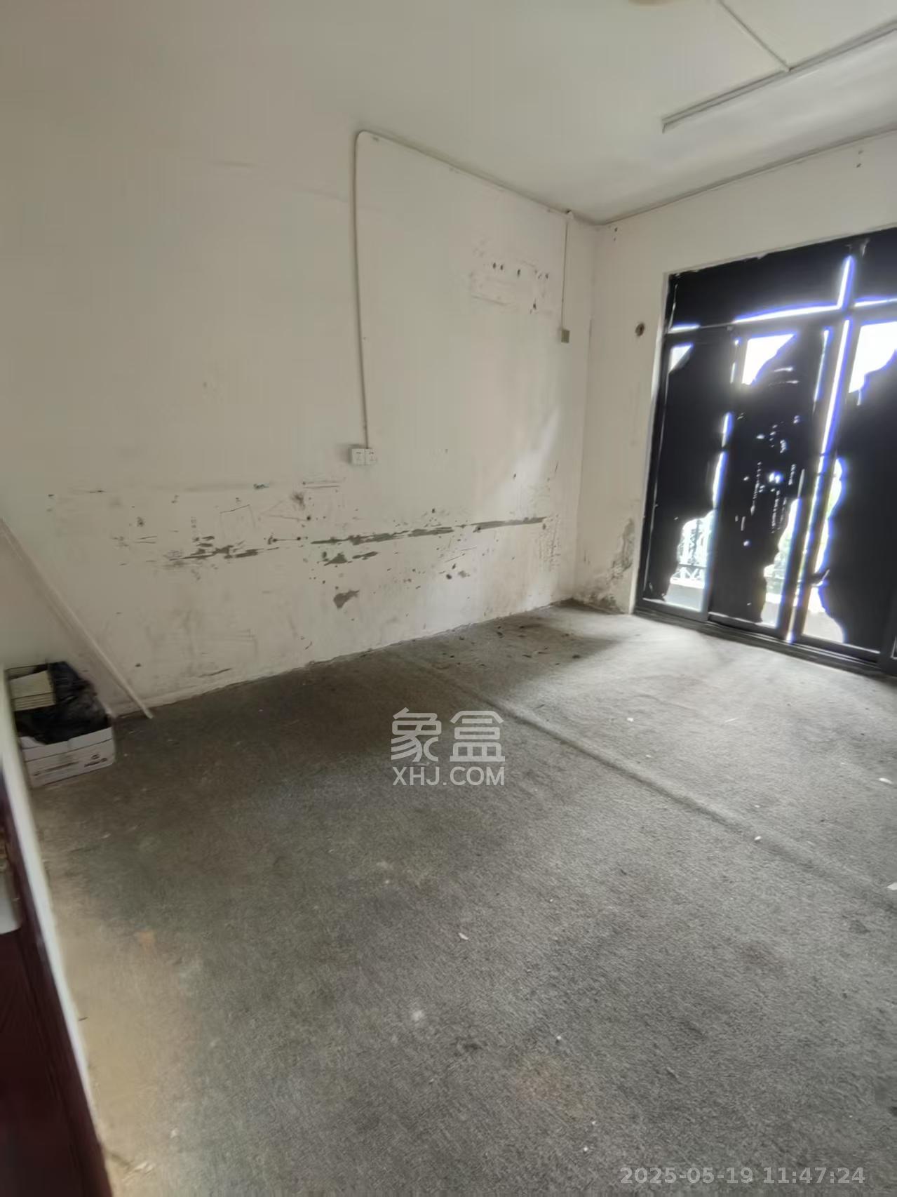 康桥长郡 4室2厅2卫 1400.0元/月 康桥长郡 4室2厅2卫 1400.0元/月室内图