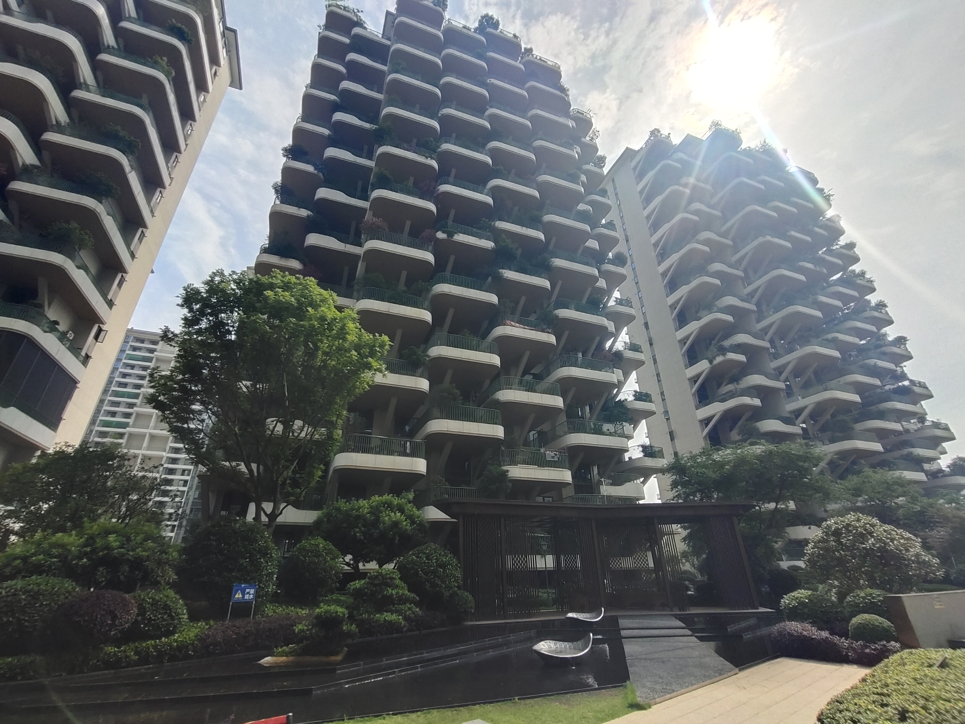 福天古庸院子  4室2厅2卫   95.80万