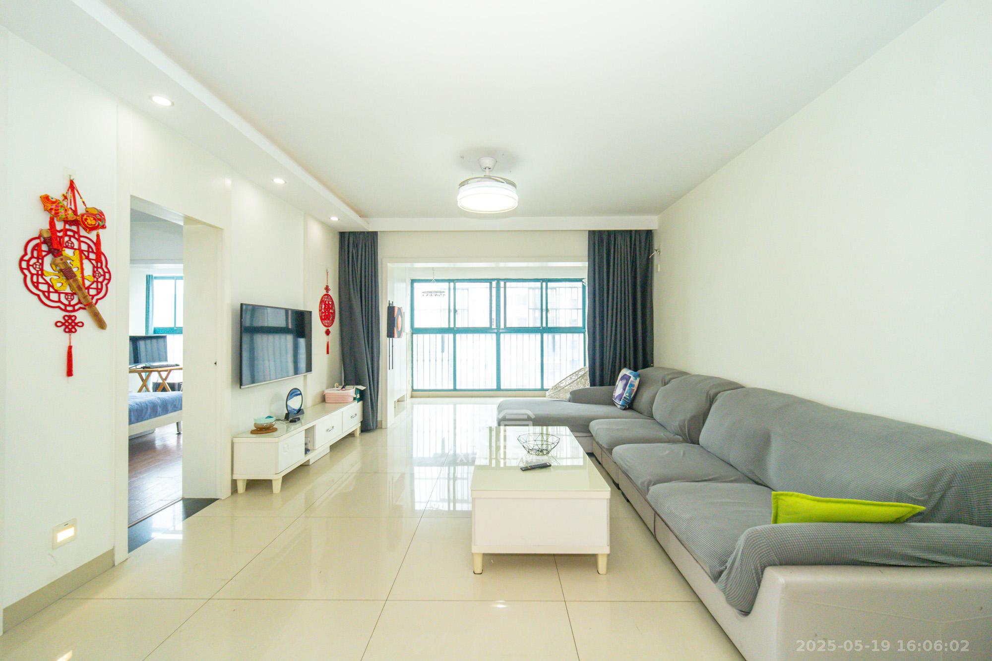 蝴蝶谷  2室2厅1卫    48.8万 蝴蝶谷  2室2厅1卫    48.8万客厅