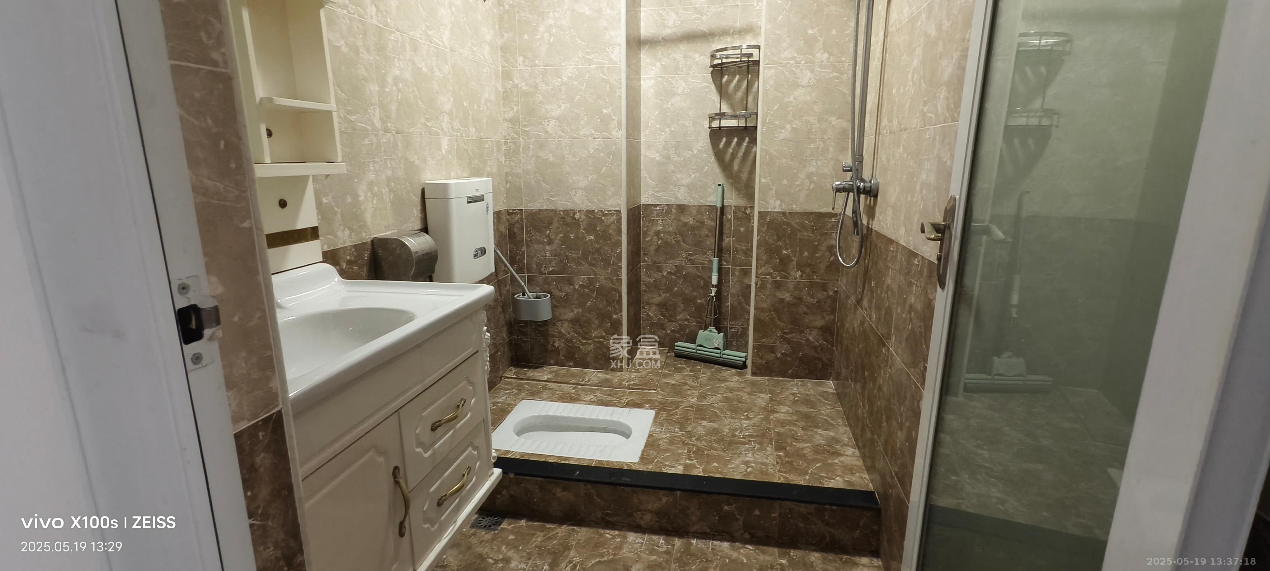 第六都(陆都小区) 1室1厅1卫 1800.0元/月 第六都(陆都小区) 1室1厅1卫 1800.0元/月室内图