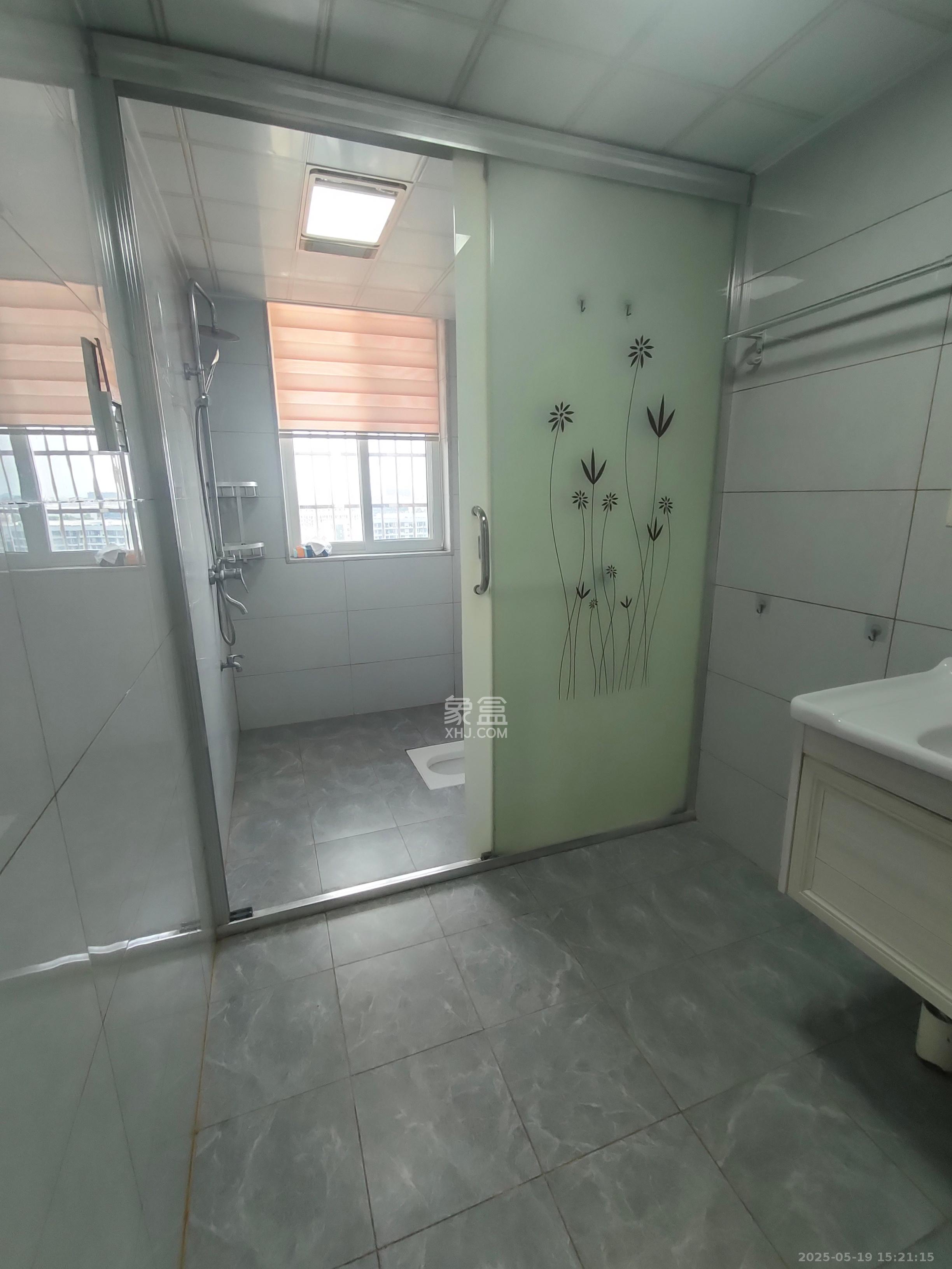 和沁园  3室2厅1卫    2100.0元/月 和沁园  3室2厅1卫    2100.0元/月室内图