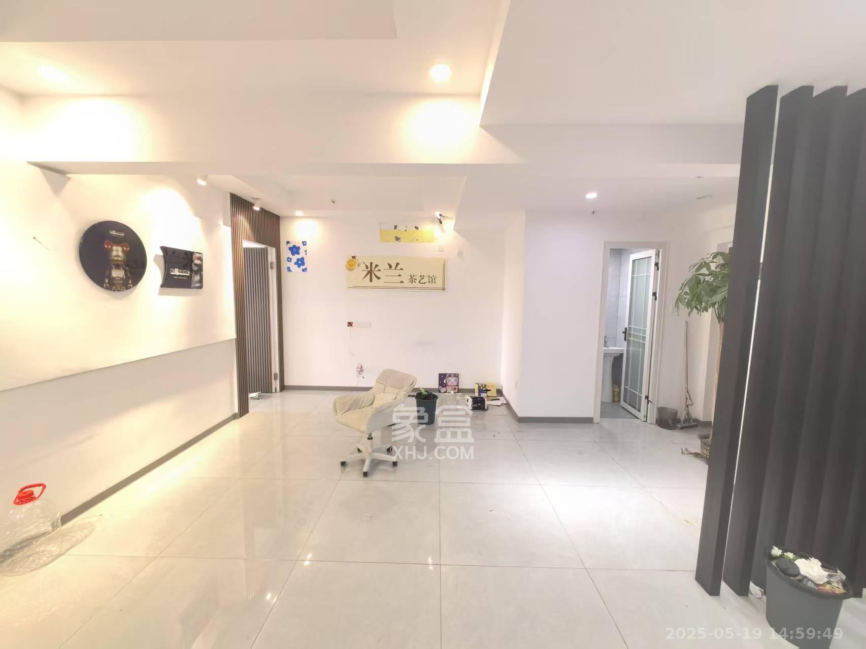 保利香槟国际  4室1厅1卫    4500.0元/月 保利香槟国际  4室1厅1卫    4500.0元/月室内图