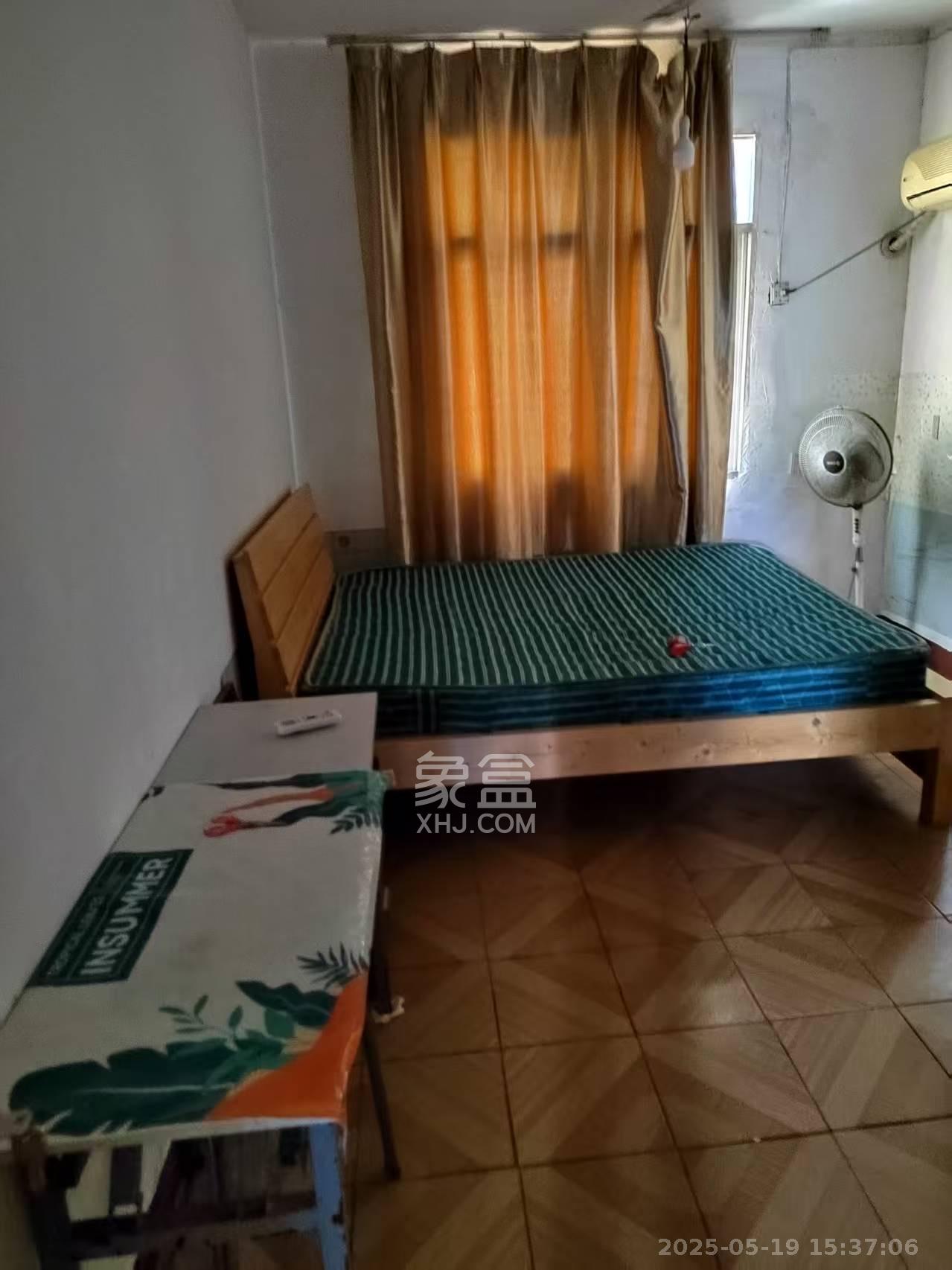 长沙毛巾纺织印染厂宿舍区  2室1厅1卫    1400.0元/月 长沙毛巾纺织印染厂宿舍区  2室1厅1卫    1400.0元/月室内图