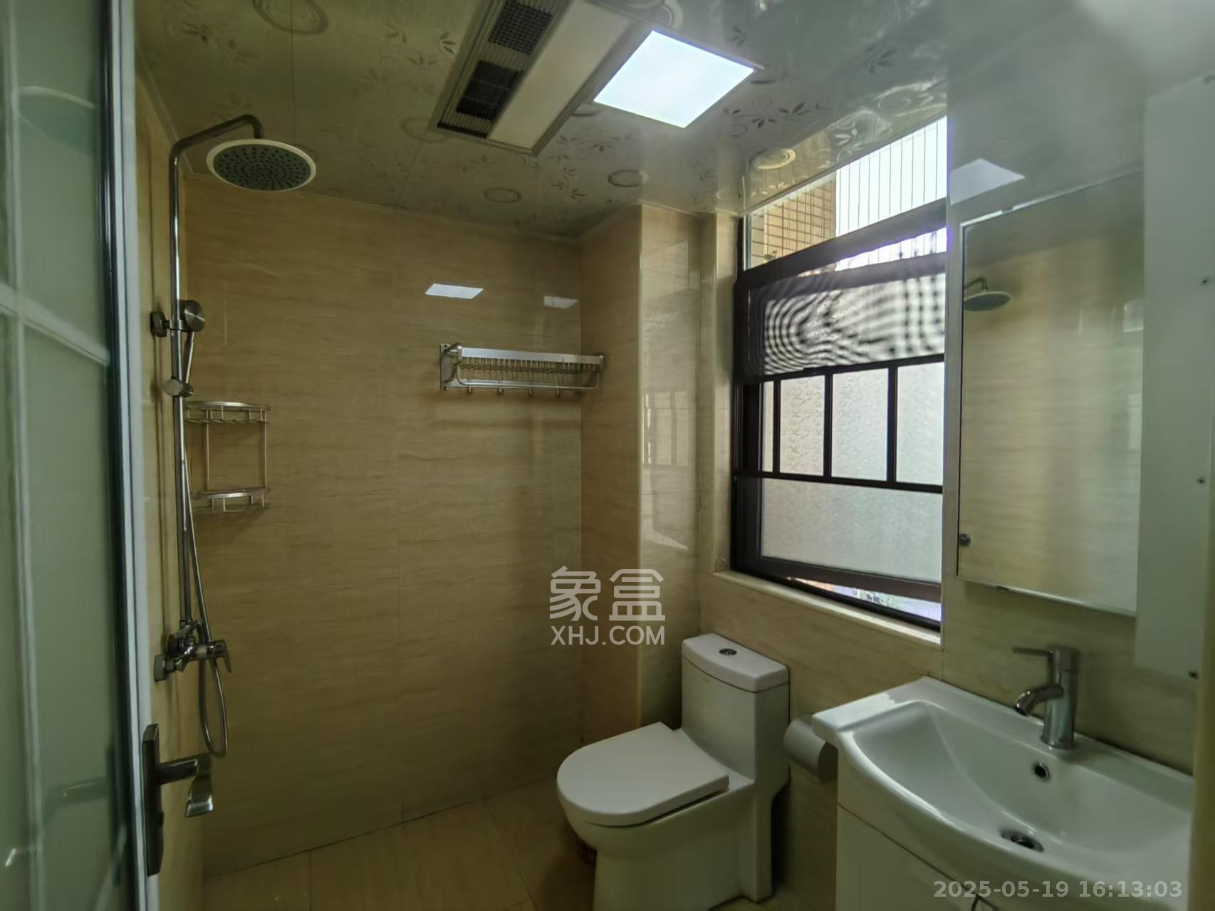 乾源国际 4室2厅2卫 2600.0元/月 乾源国际 4室2厅2卫 2600.0元/月室内图