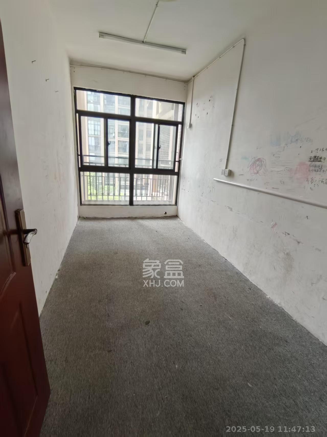 康桥长郡 4室2厅2卫 1400.0元/月 康桥长郡 4室2厅2卫 1400.0元/月室内图