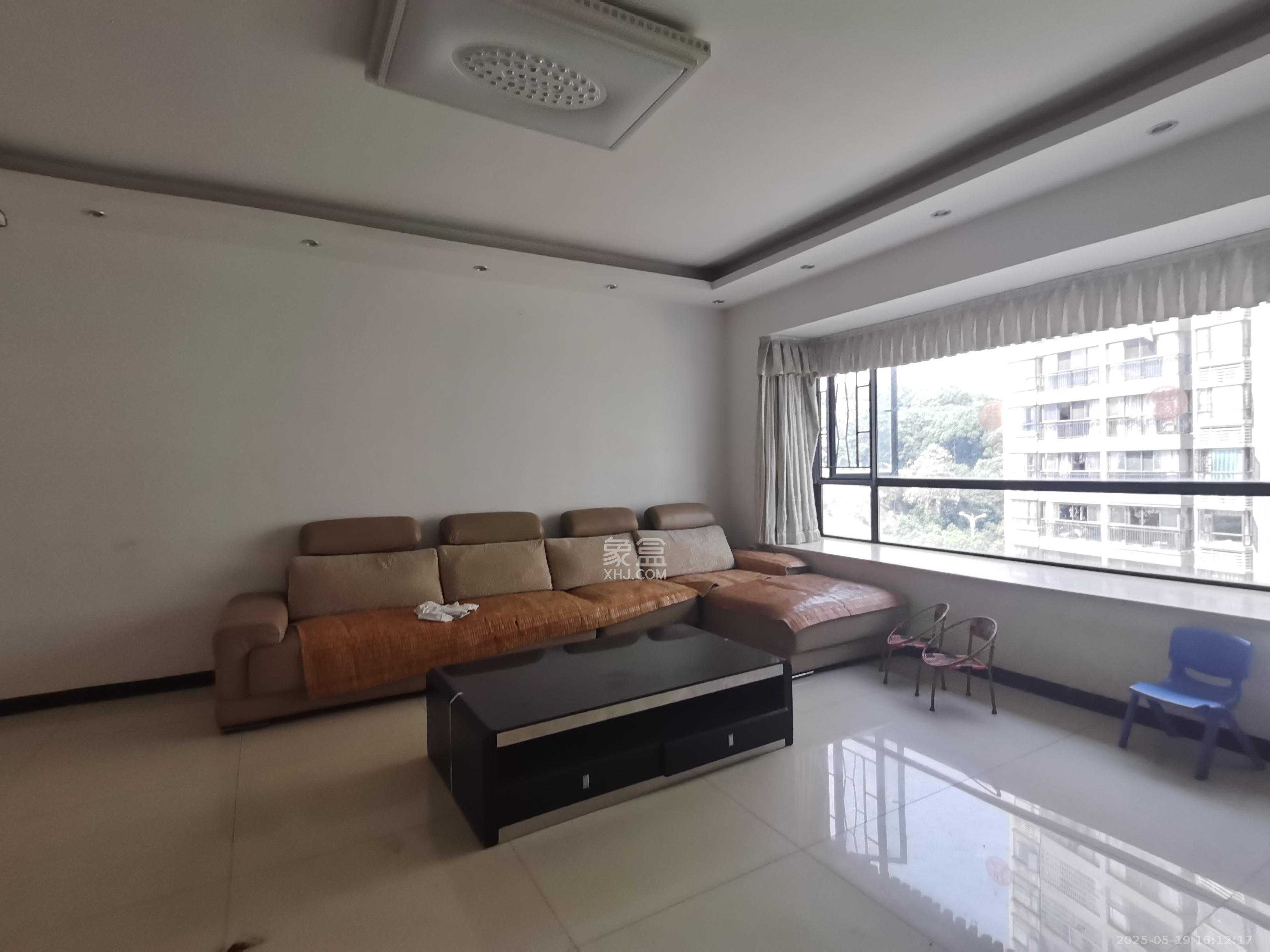 莱茵城 3室2厅1卫 2300.0元/月 莱茵城 3室2厅1卫 2300.0元/月室内图