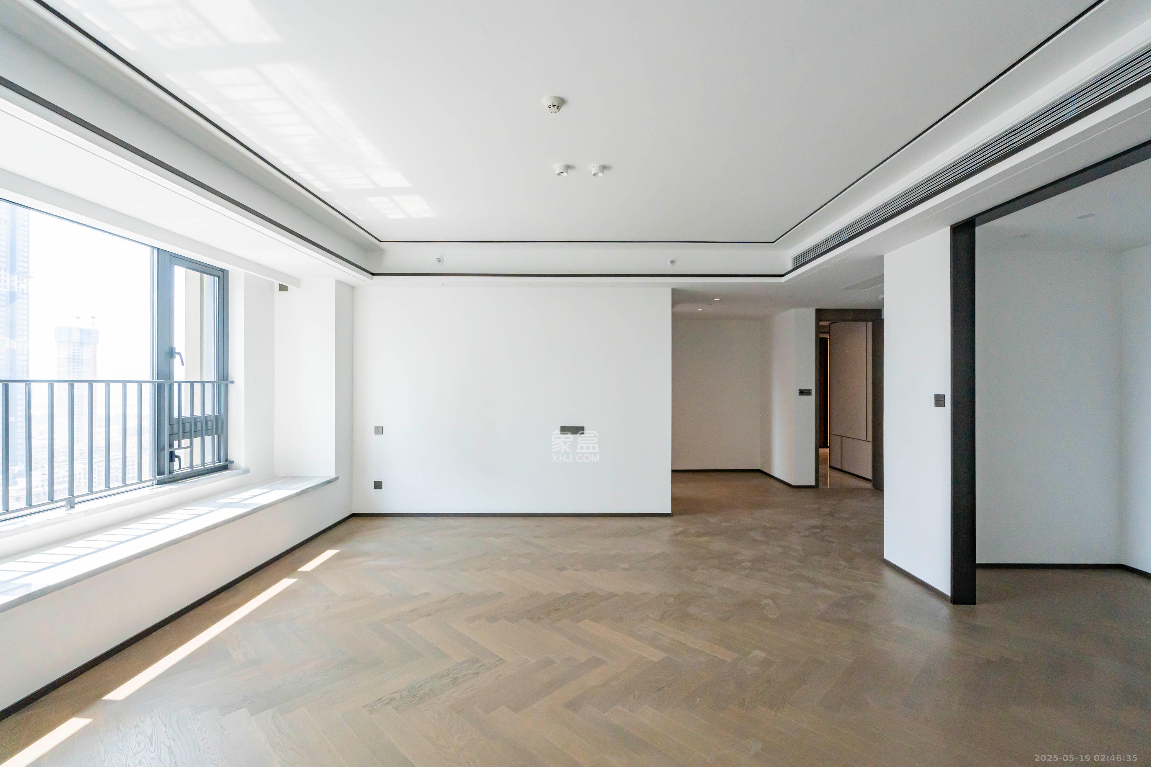 建发养云  5室2厅3卫   768.00万卧室