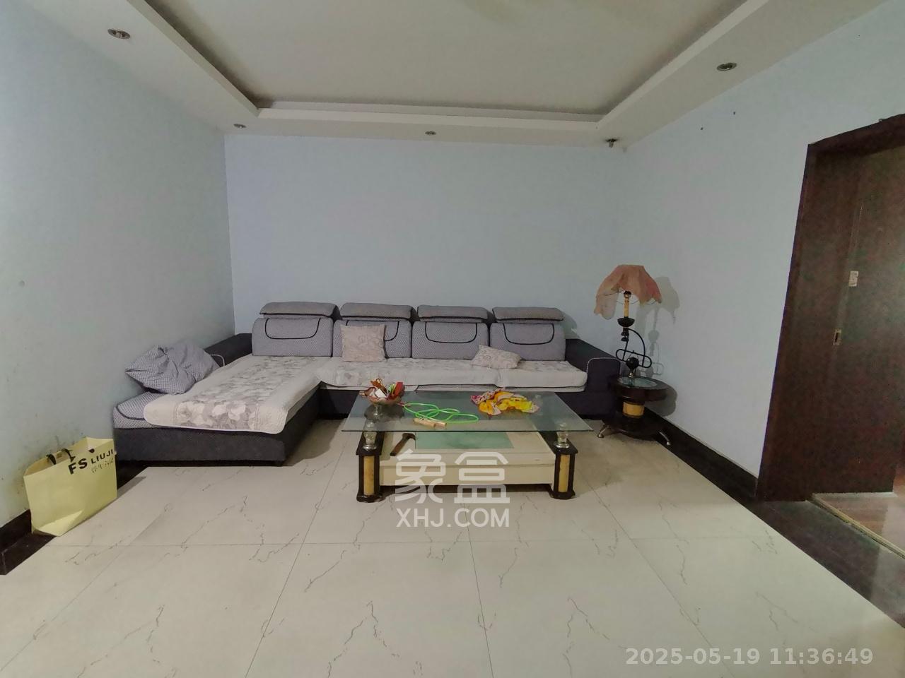 中南汽车世界  3室2厅1卫   1500.00元/月室内图