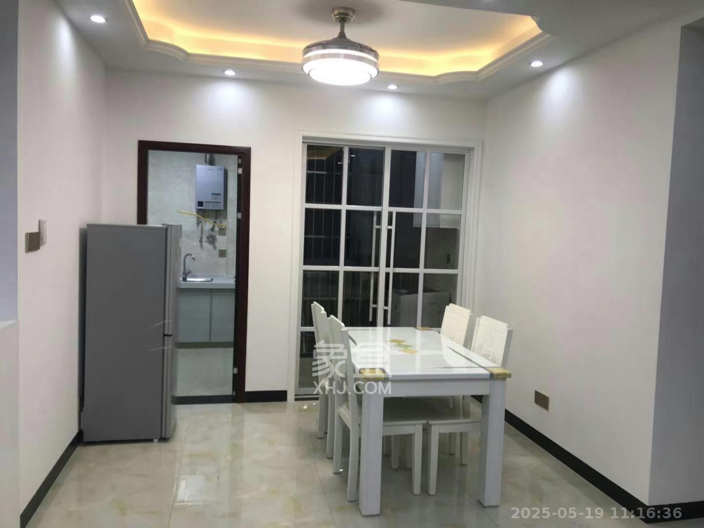 嘉顺苑 3室2厅2卫 2600.0元/月 嘉顺苑 3室2厅2卫 2600.0元/月室内图