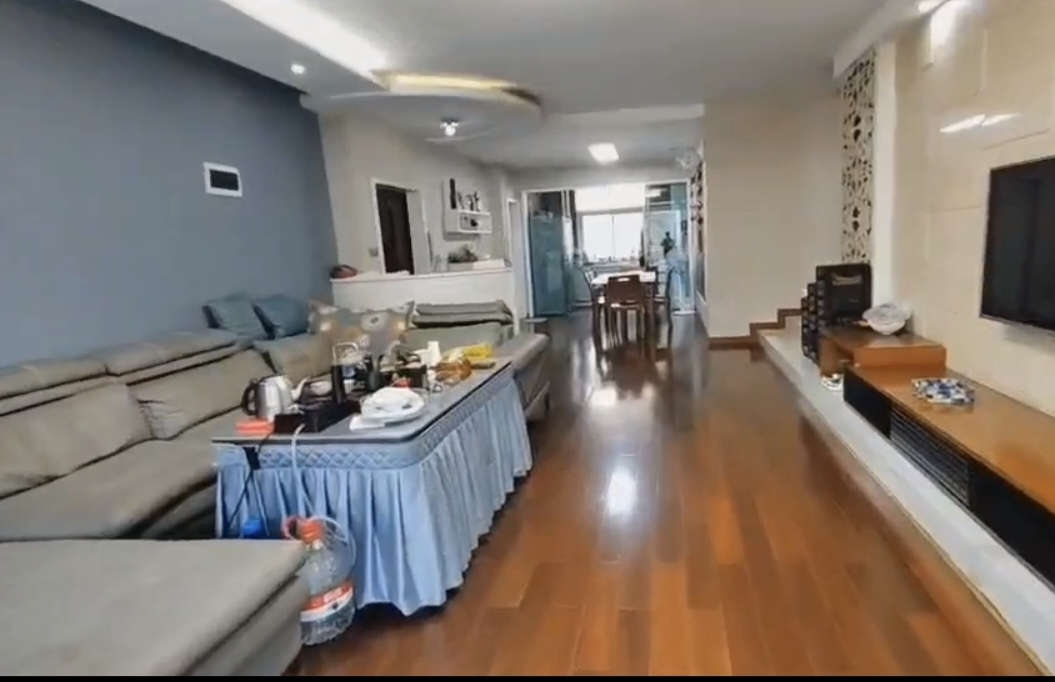 湘中园  1室0厅0卫    96.8万 湘中园  1室0厅0卫    96.8万客厅