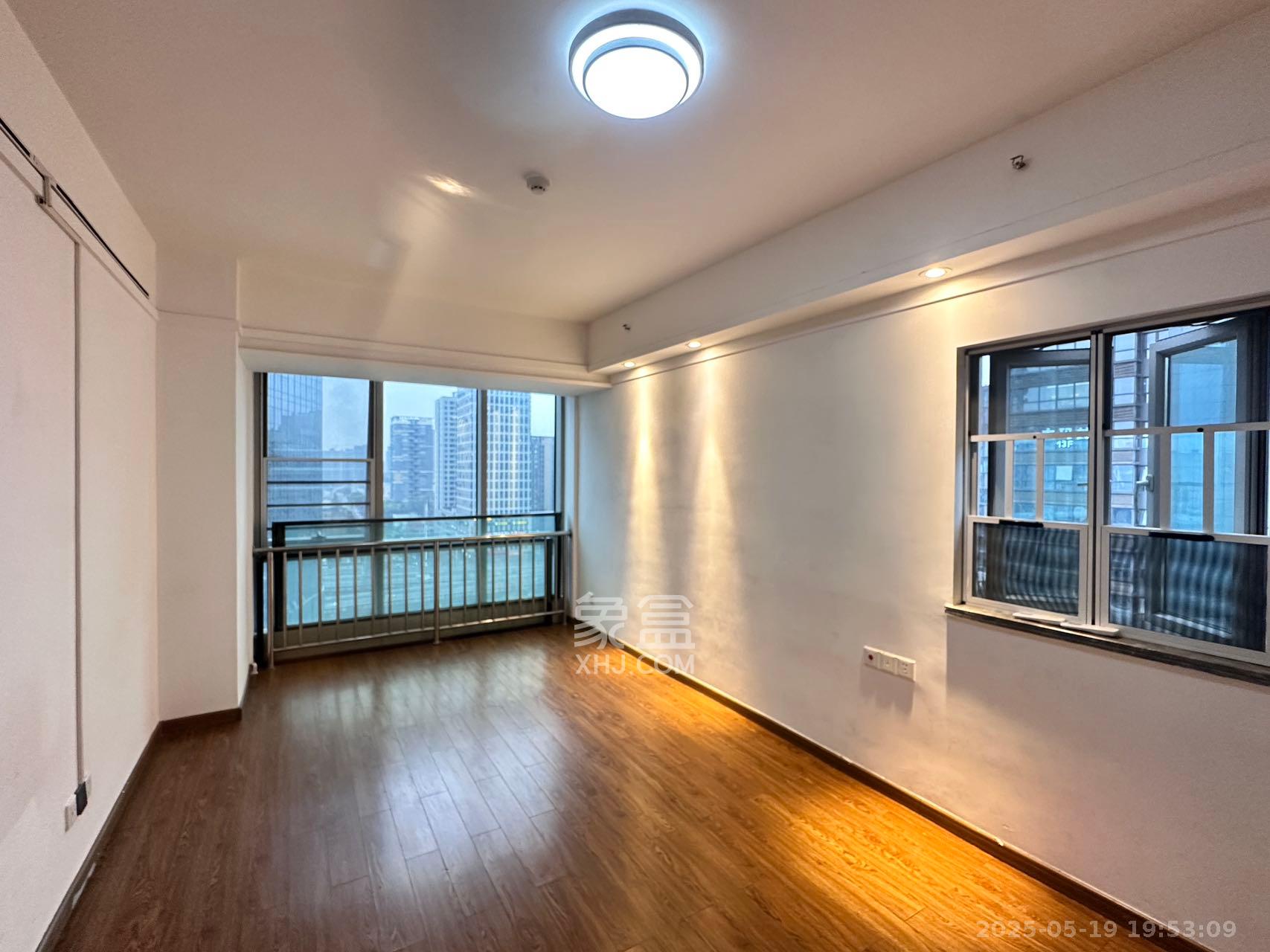 德思勤城市广场(宝格丽公寓) 1室1厅1卫 3800.0元/月 德思勤城市广场(宝格丽公寓) 1室1厅1卫 3800.0元/月室内图