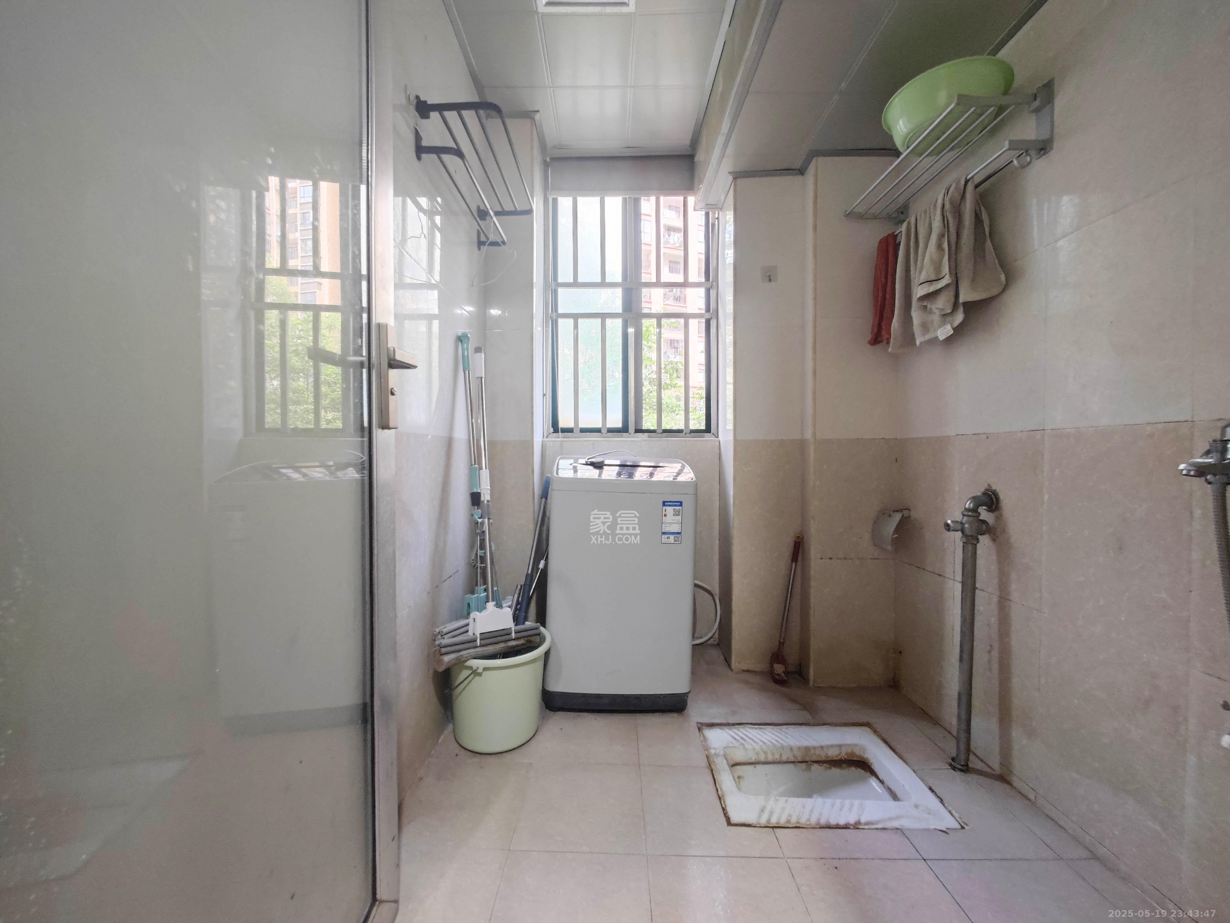 华盛世纪新城  4室2厅1卫    108.0万 华盛世纪新城  4室2厅1卫    108.0万卫生间