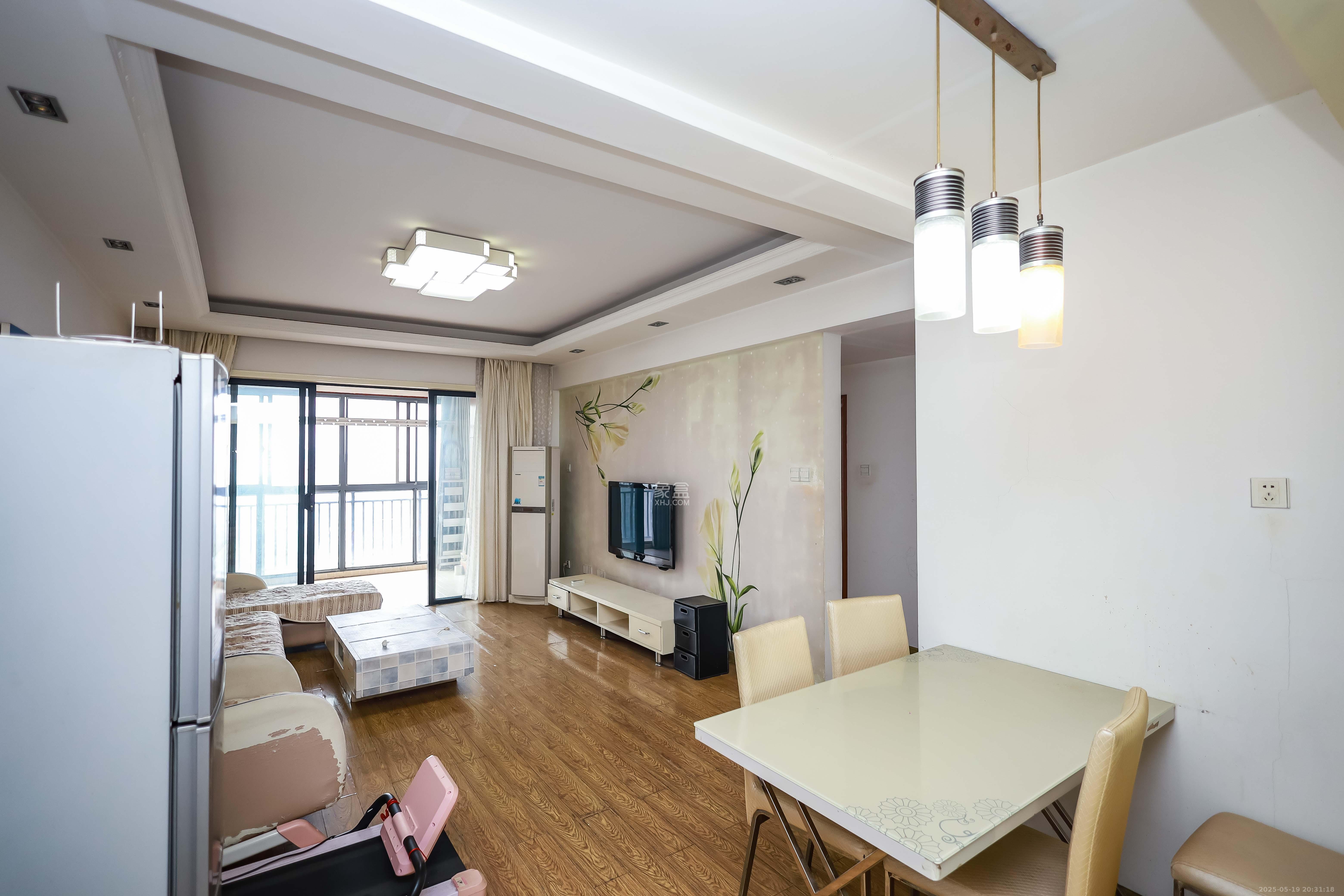 莱茵城 2室2厅1卫 66.0万 莱茵城 2室2厅1卫 66.0万客厅