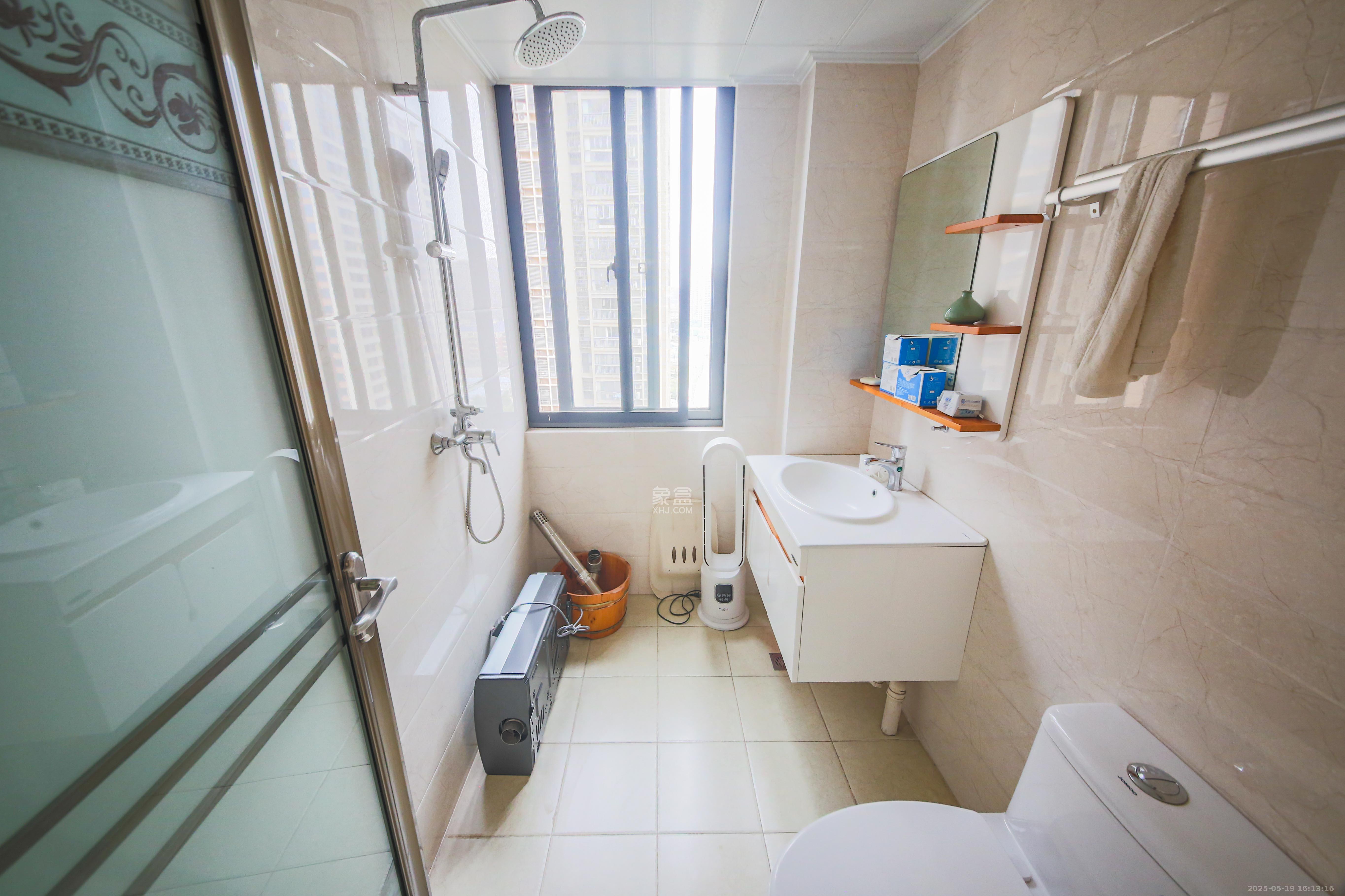 鑫远御文台一期 4室2厅2卫 130.0万 鑫远御文台一期 4室2厅2卫 130.0万卫生间