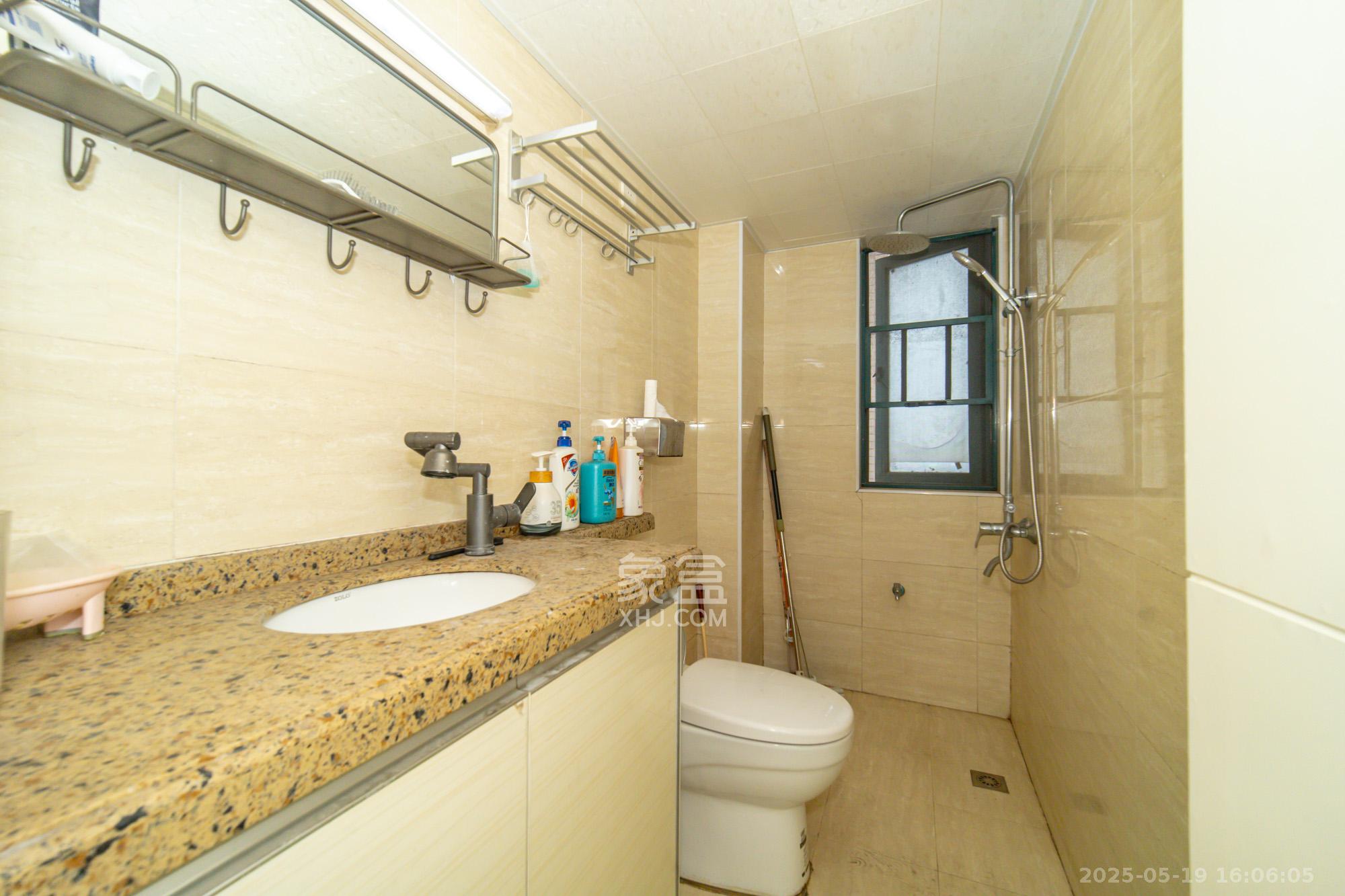 蝴蝶谷  2室2厅1卫    48.8万 蝴蝶谷  2室2厅1卫    48.8万卫生间