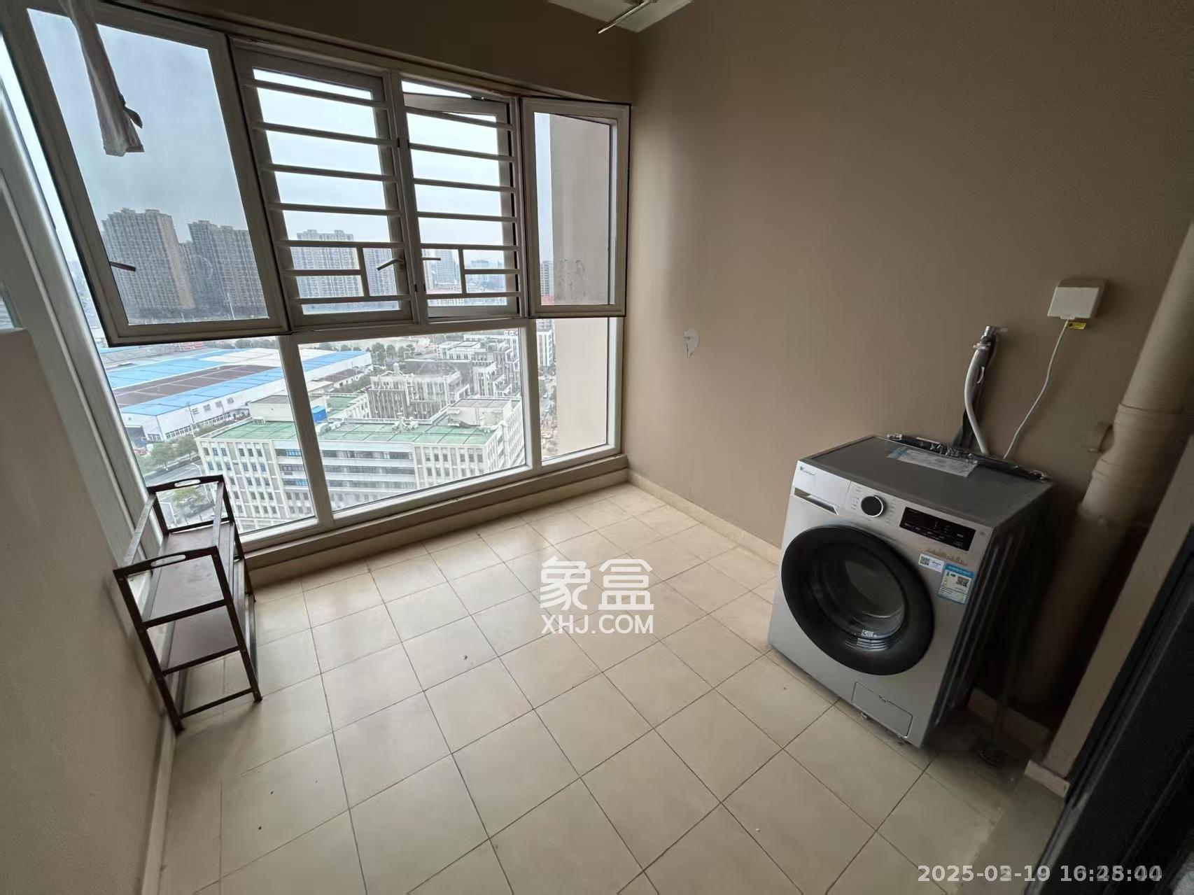 汇金城/嘉华城(二期、三期) 3室2厅2卫 2700.0元/月 汇金城/嘉华城(二期、三期) 3室2厅2卫 2700.0元/月室内图