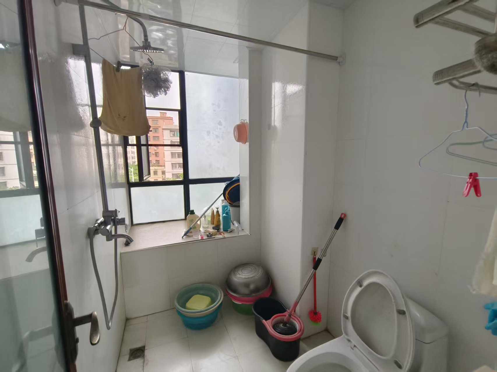 水晶城  3室2厅2卫   2800.00元/月