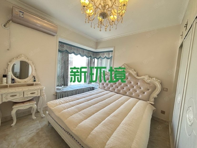 东岳新外滩  2室2厅1卫   62.00万客厅