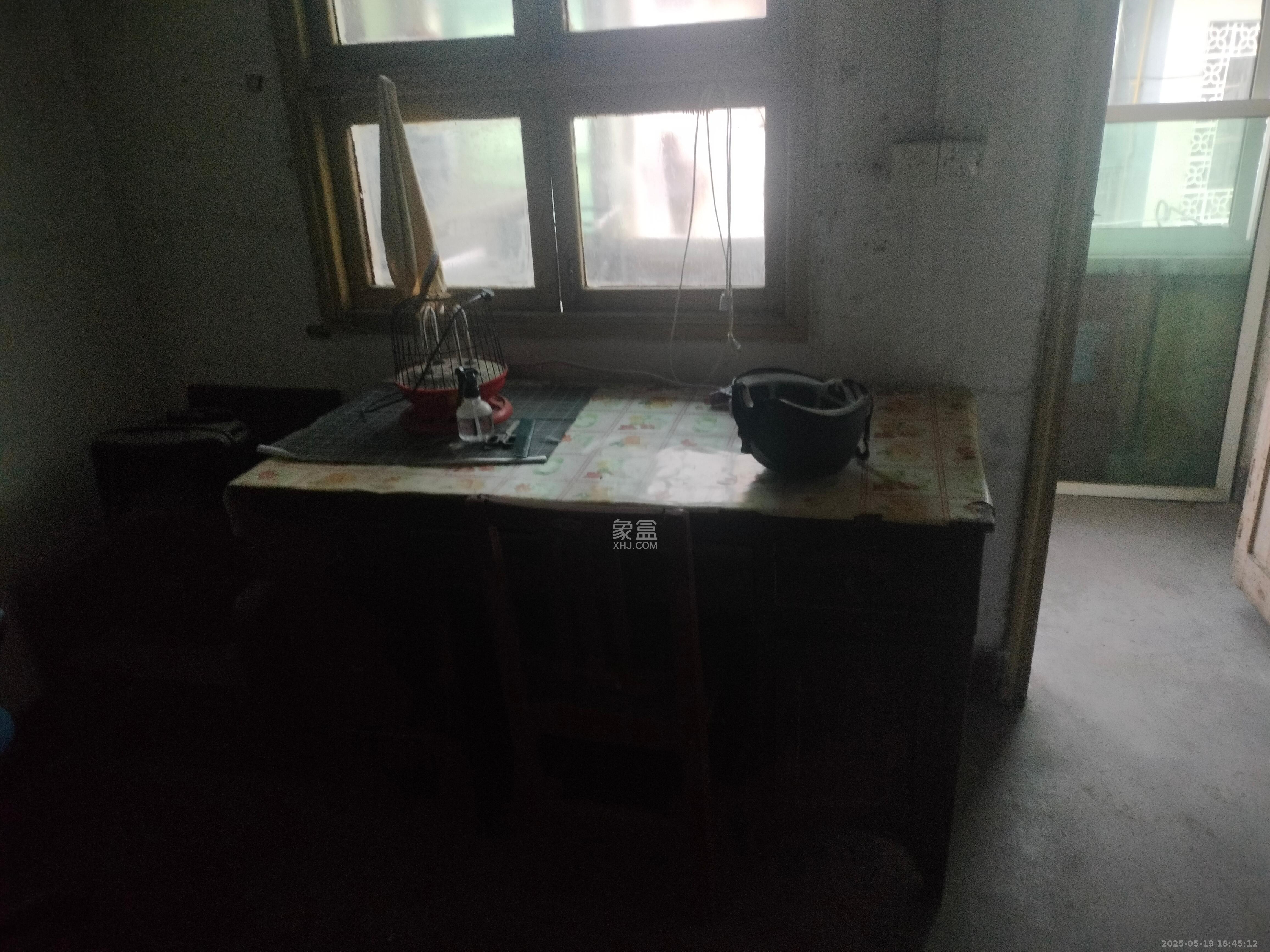 印染厂宿舍 1室1厅1卫 500.0元/月 印染厂宿舍 1室1厅1卫 500.0元/月室内图