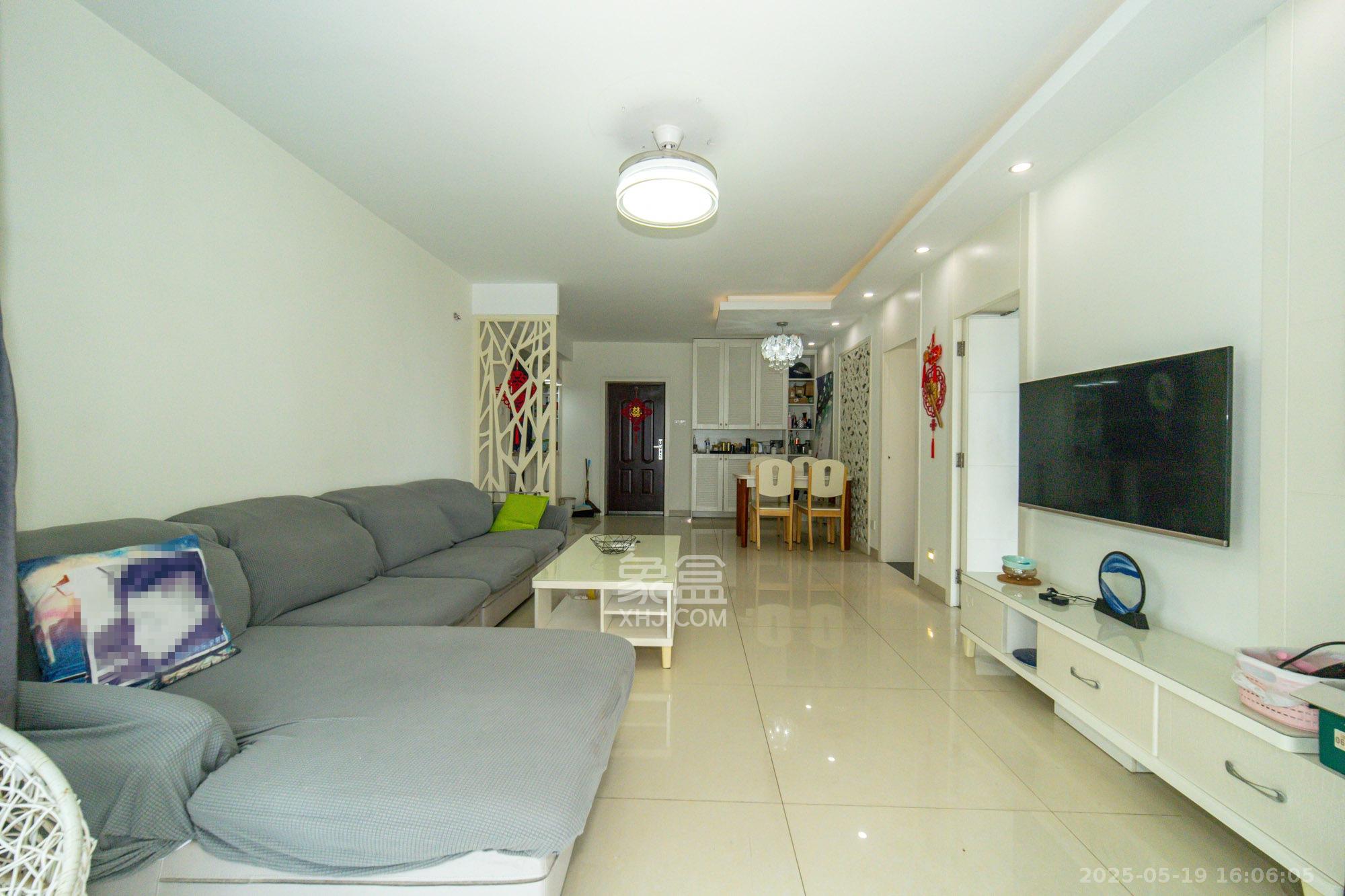 蝴蝶谷  2室2厅1卫    48.8万 蝴蝶谷  2室2厅1卫    48.8万客厅