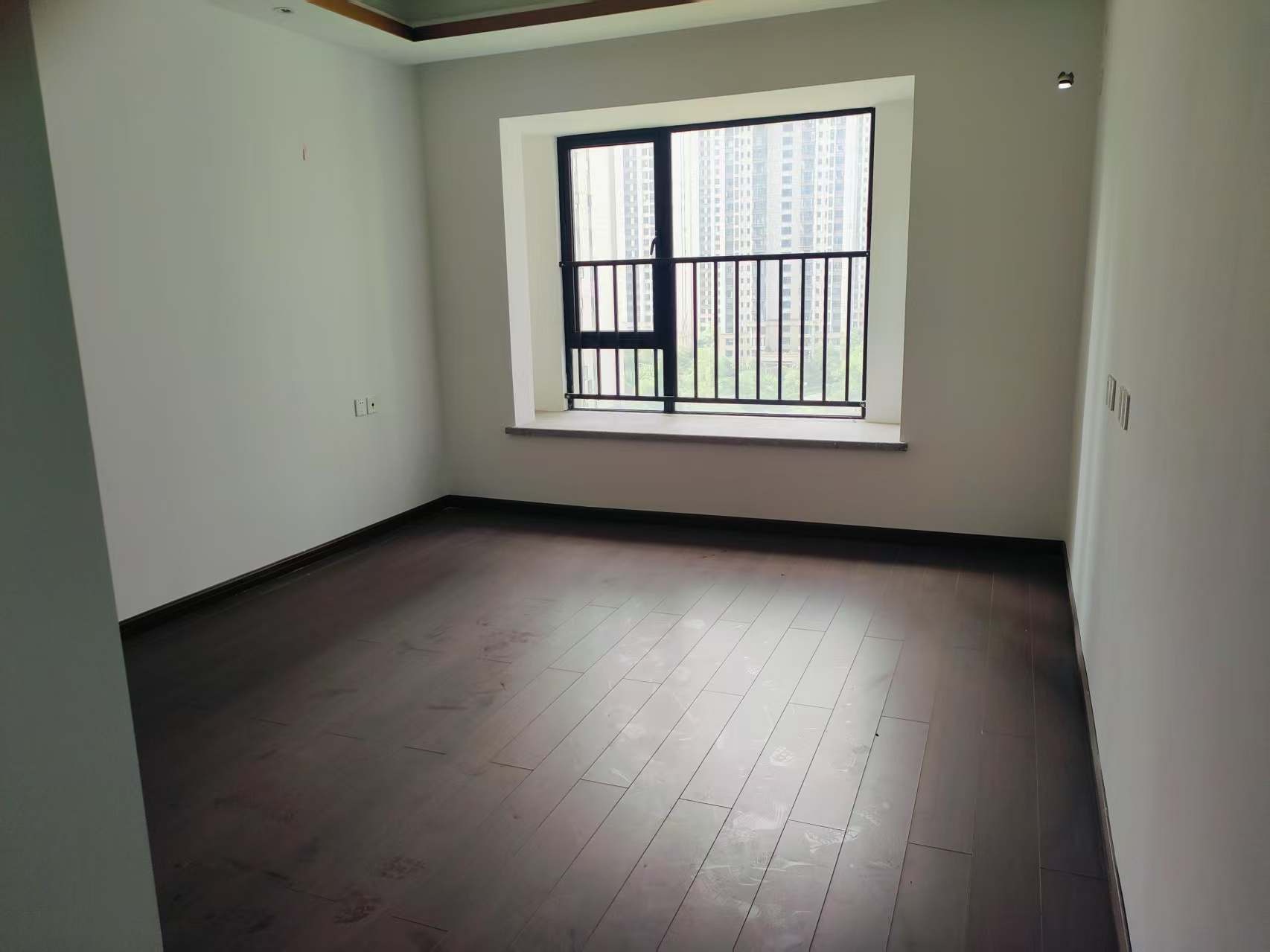 荣盛碧桂园铂悦府  3室2厅2卫   1600.00元/月室内图