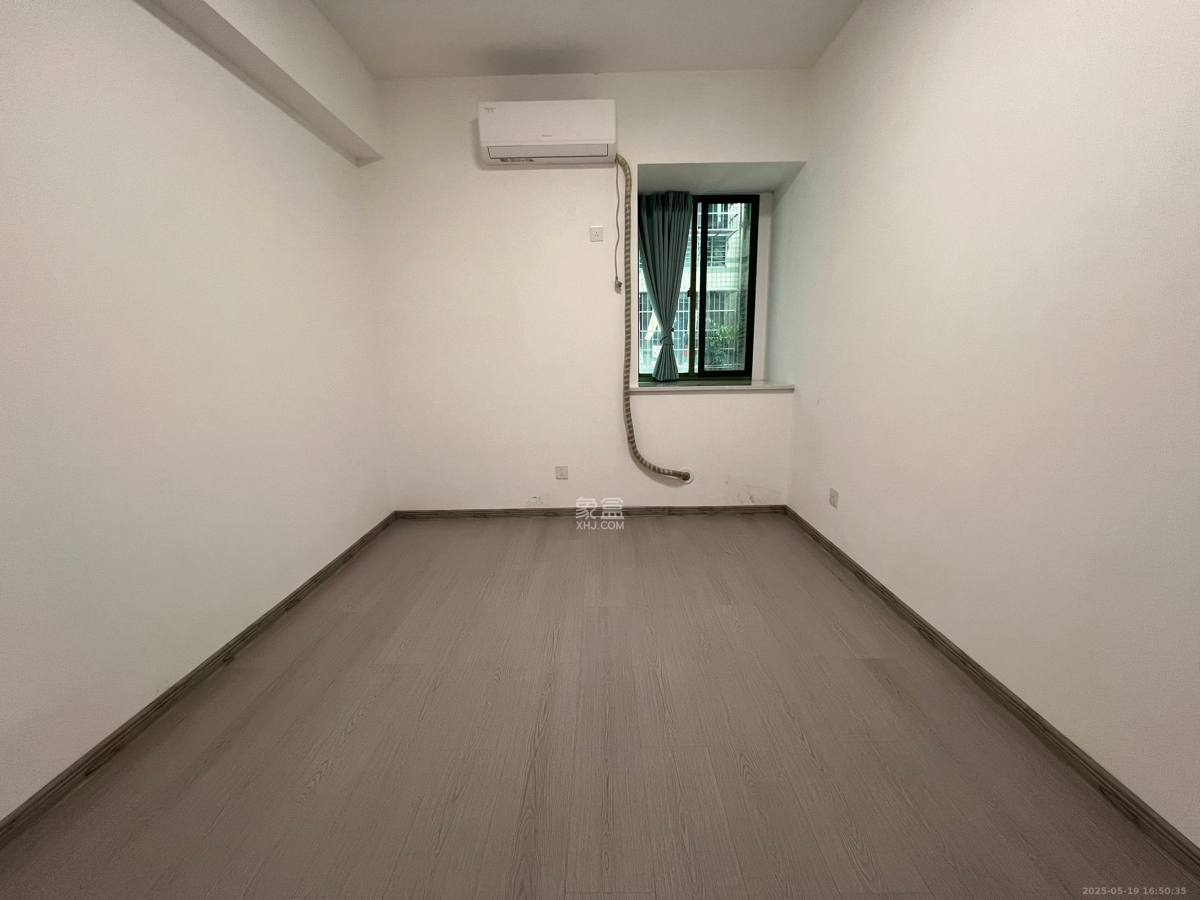 佳逸豪园  4室2厅2卫   4000.00元/月室内图