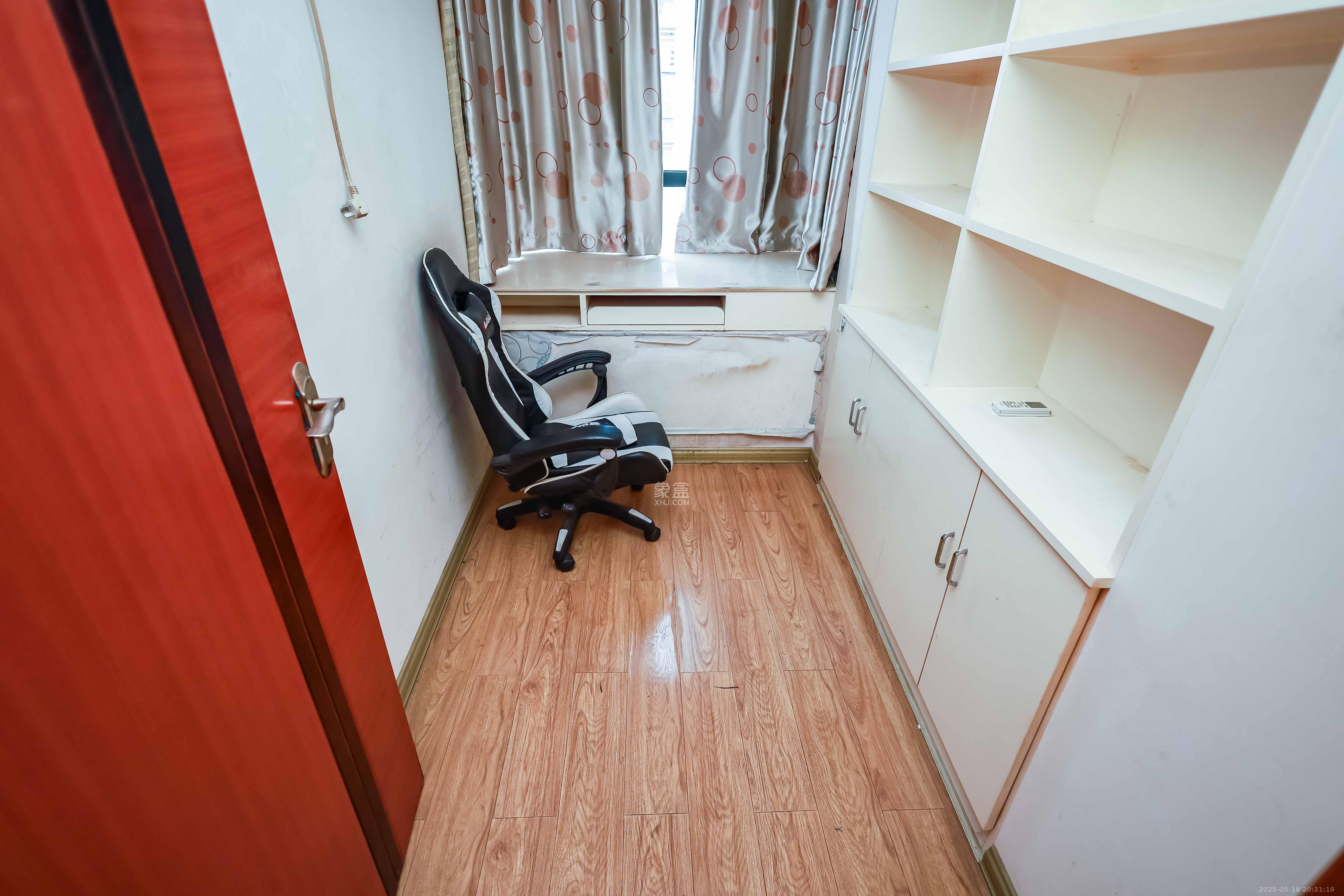 莱茵城 2室2厅1卫 66.0万 莱茵城 2室2厅1卫 66.0万卧室