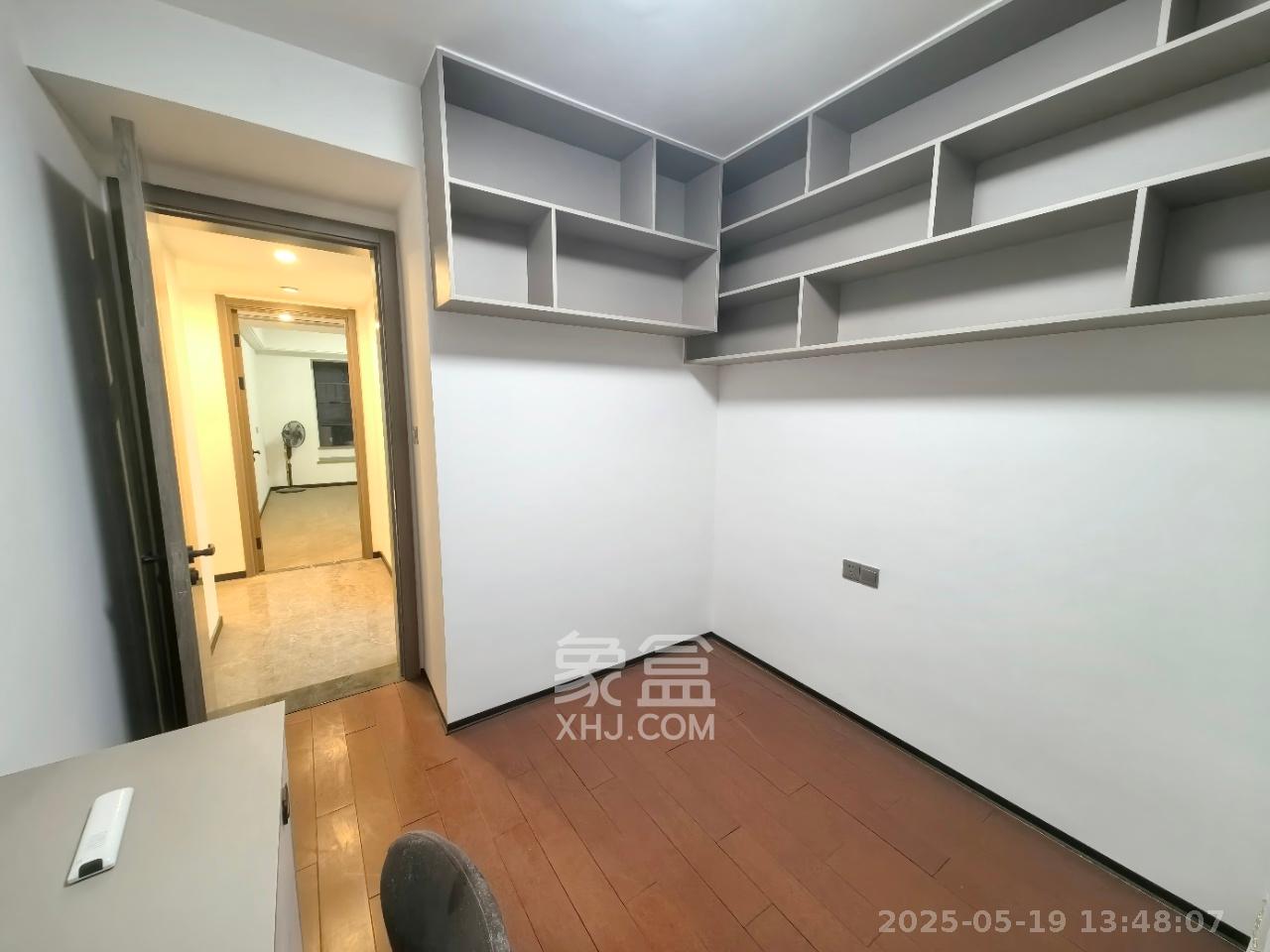 中海阅溪府  5室2厅2卫   5500.00元/月室内图