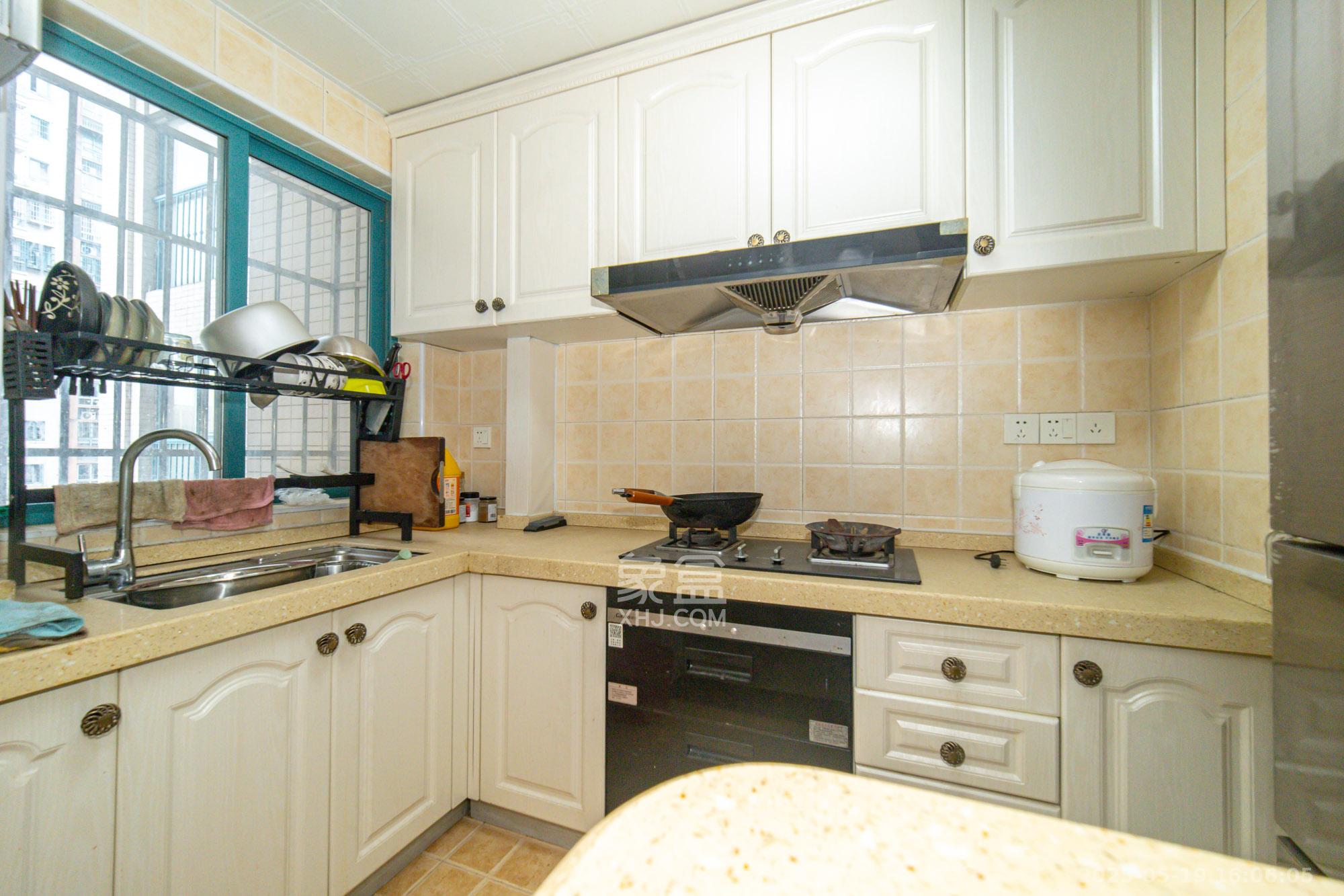 蝴蝶谷  2室2厅1卫    48.8万 蝴蝶谷  2室2厅1卫    48.8万厨房