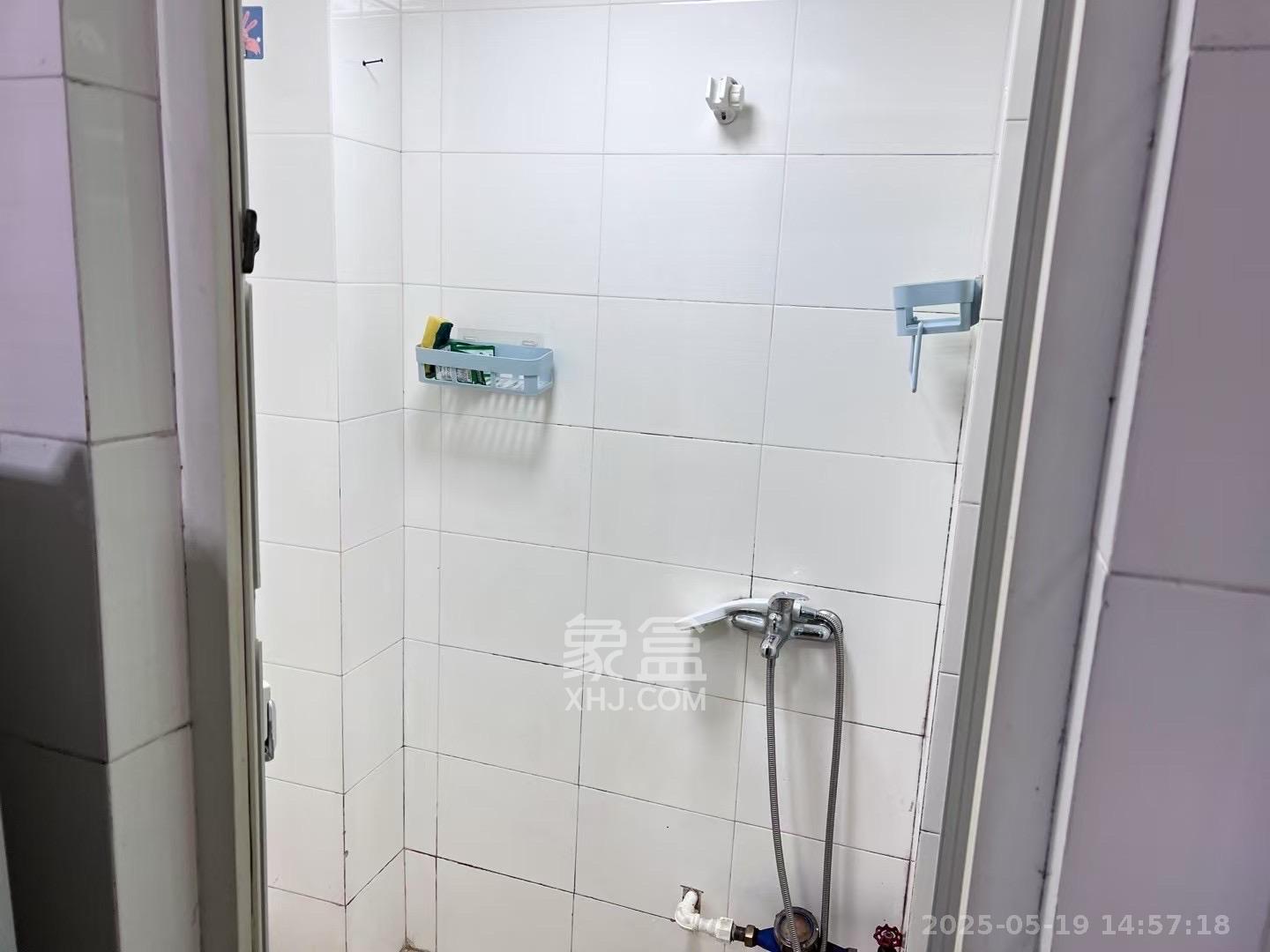 东方新世界  1室1厅1卫   1400.00元/月室内图