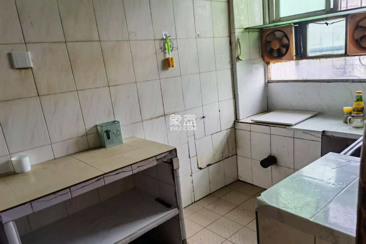 解放西路散盘 2室2厅1卫 700.0元/月 解放西路散盘 2室2厅1卫 700.0元/月室内图