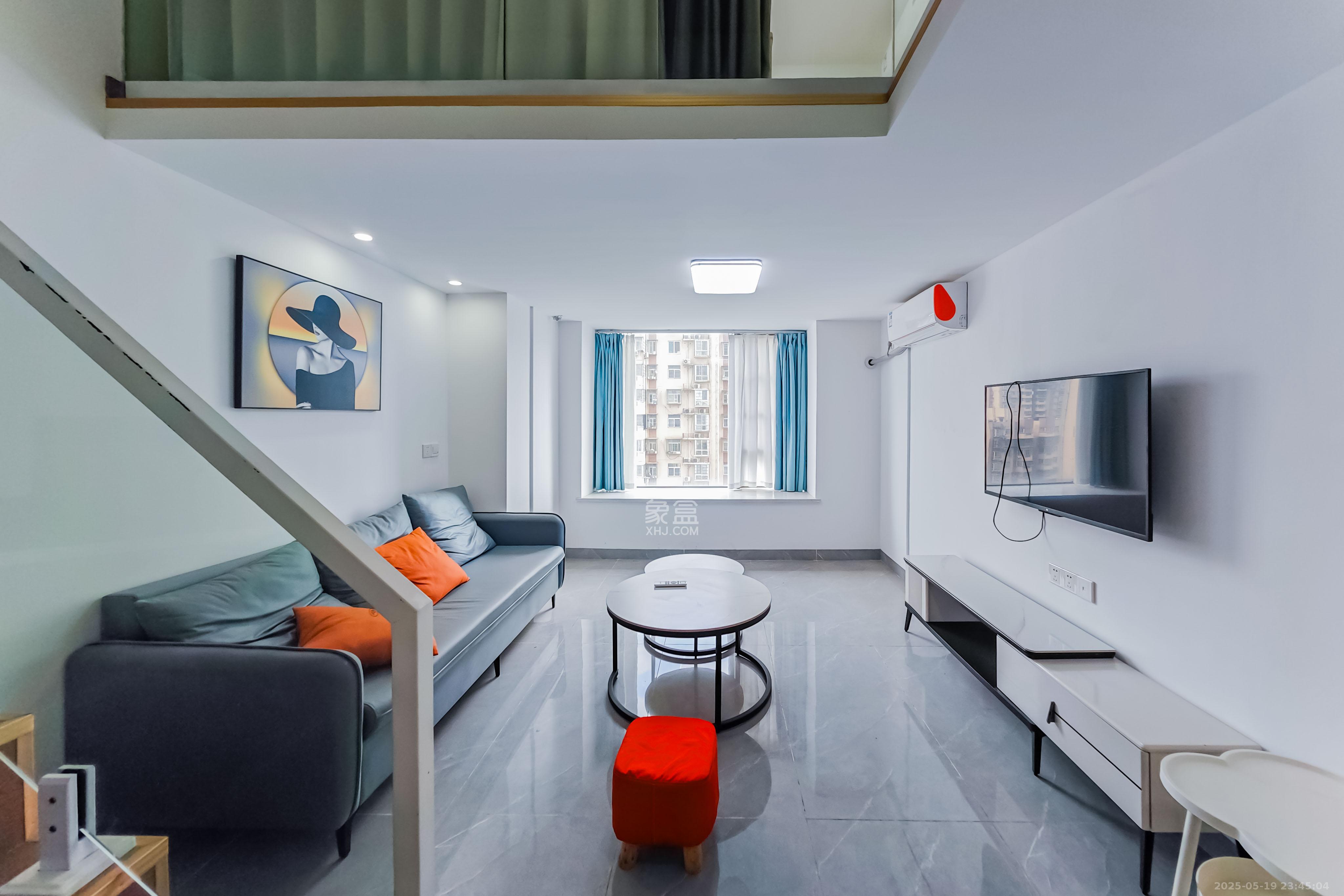 佳兆业云顶都汇 2室2厅1卫 36.0万 佳兆业云顶都汇 2室2厅1卫 36.0万客厅