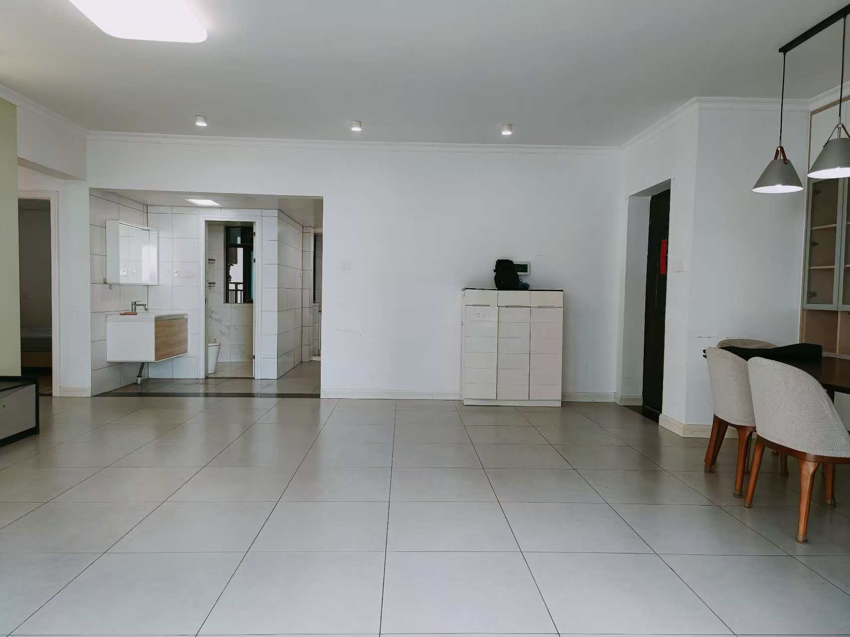 保利中央海岸一二期 3室2厅2卫 205.0万 保利中央海岸一二期 3室2厅2卫 205.0万室内图