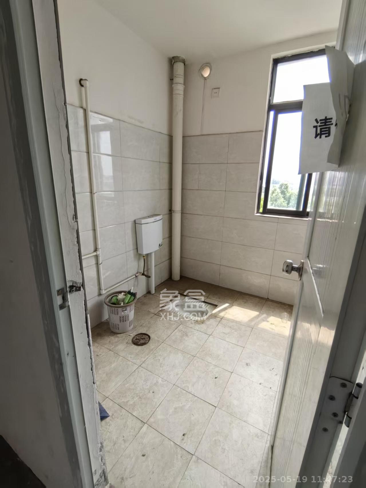 康桥长郡 4室2厅2卫 1400.0元/月 康桥长郡 4室2厅2卫 1400.0元/月室内图