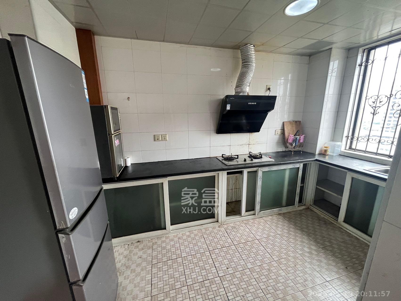 三江花中城 3室2厅1卫 2600.0元/月 三江花中城 3室2厅1卫 2600.0元/月室内图